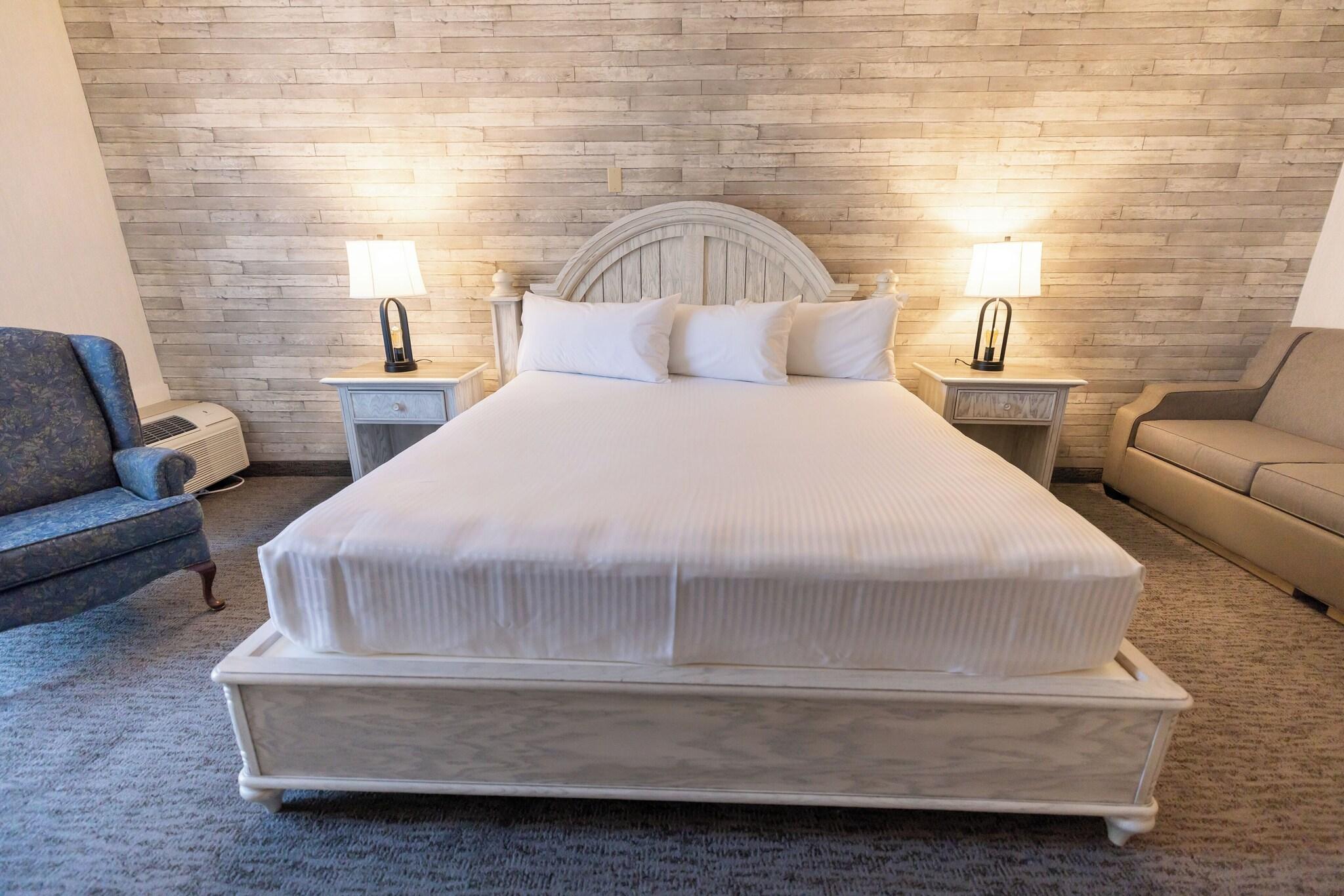 Double Deluxe Two Queen Beds