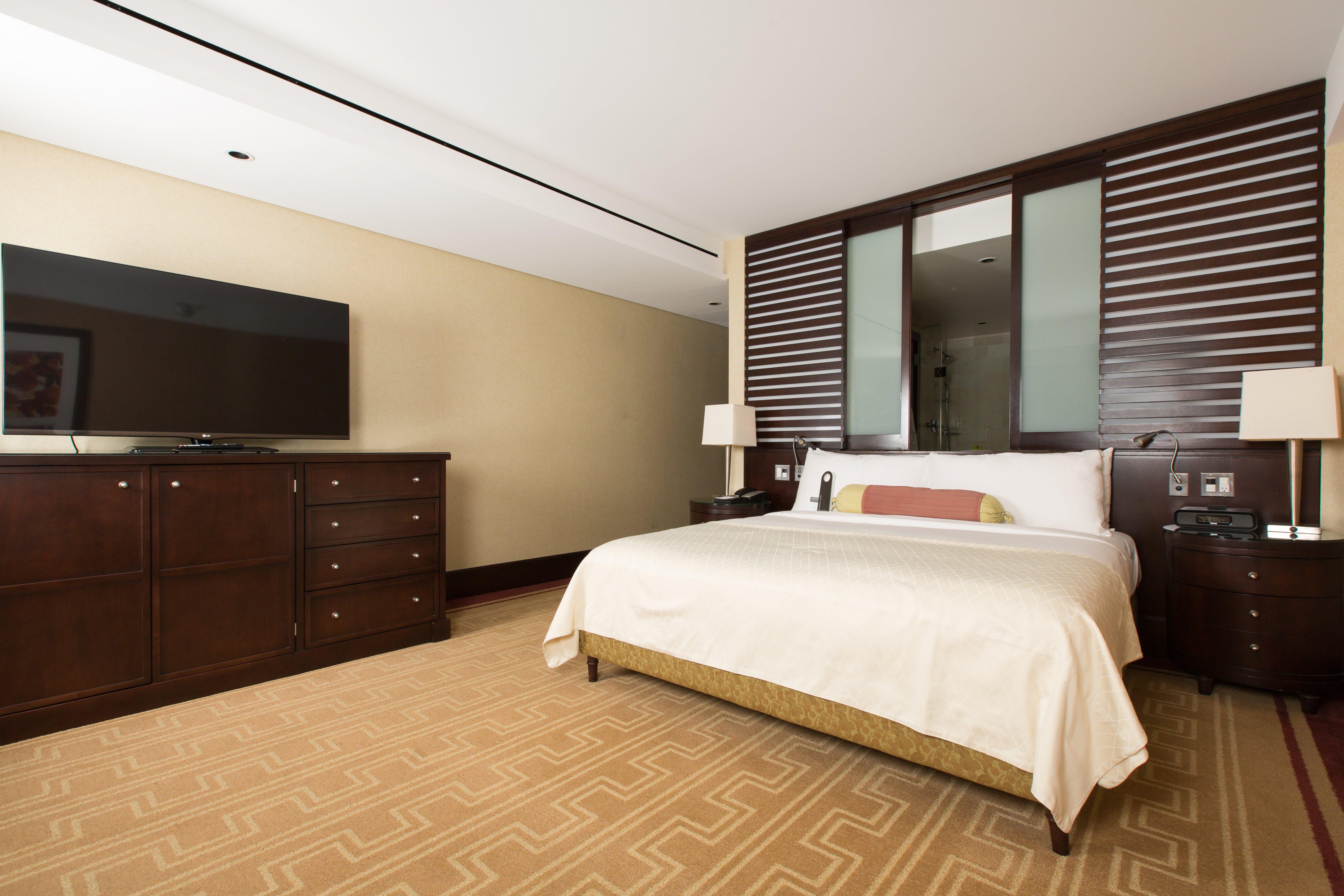 Double Club King Bed