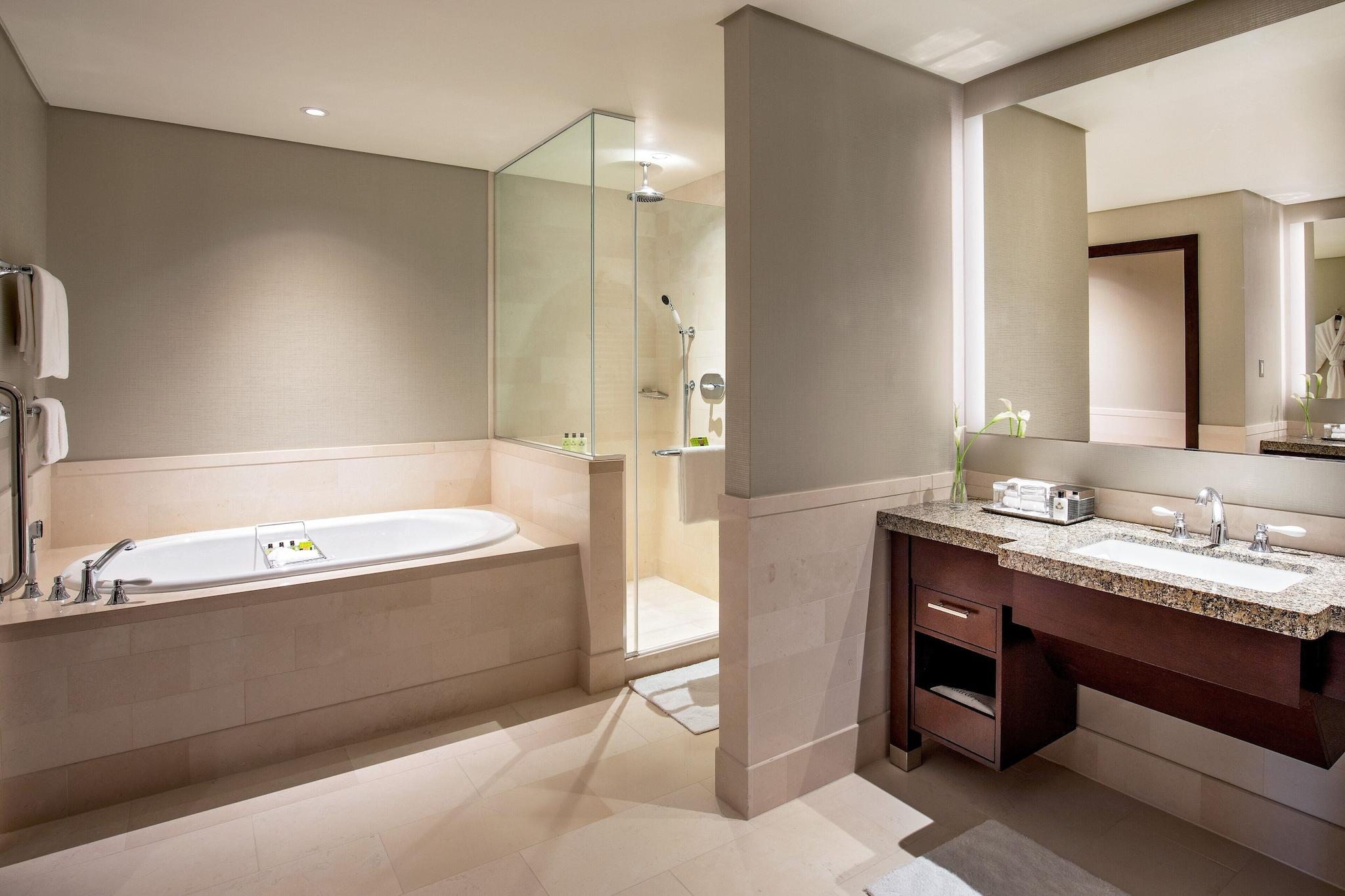 Quadruple Club Queen Bed