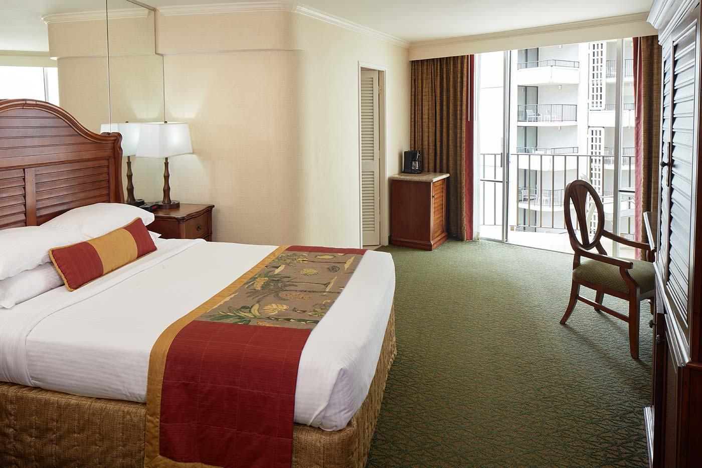 Double City View Queen Bed