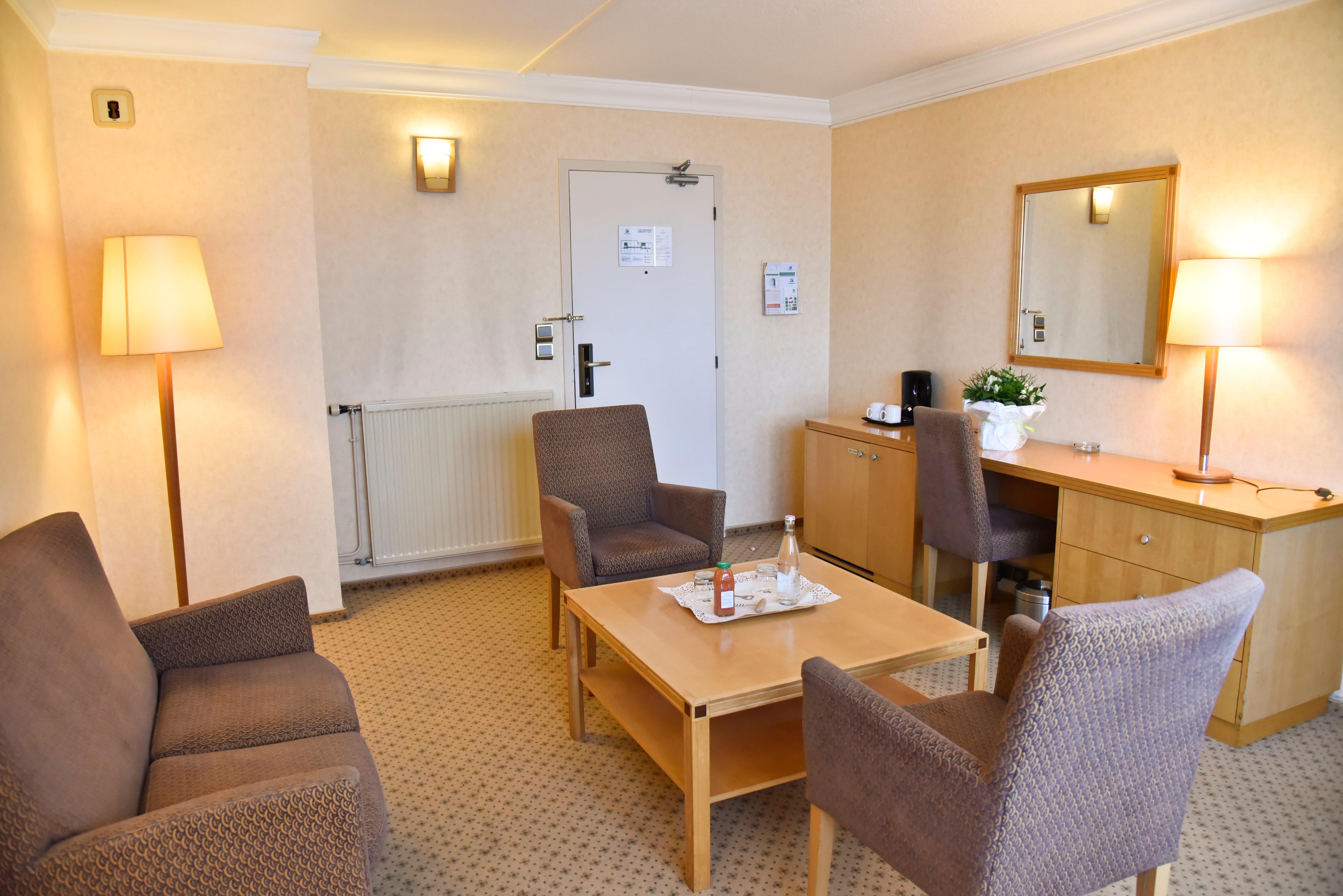 Suite Queen Bed Non Smoking