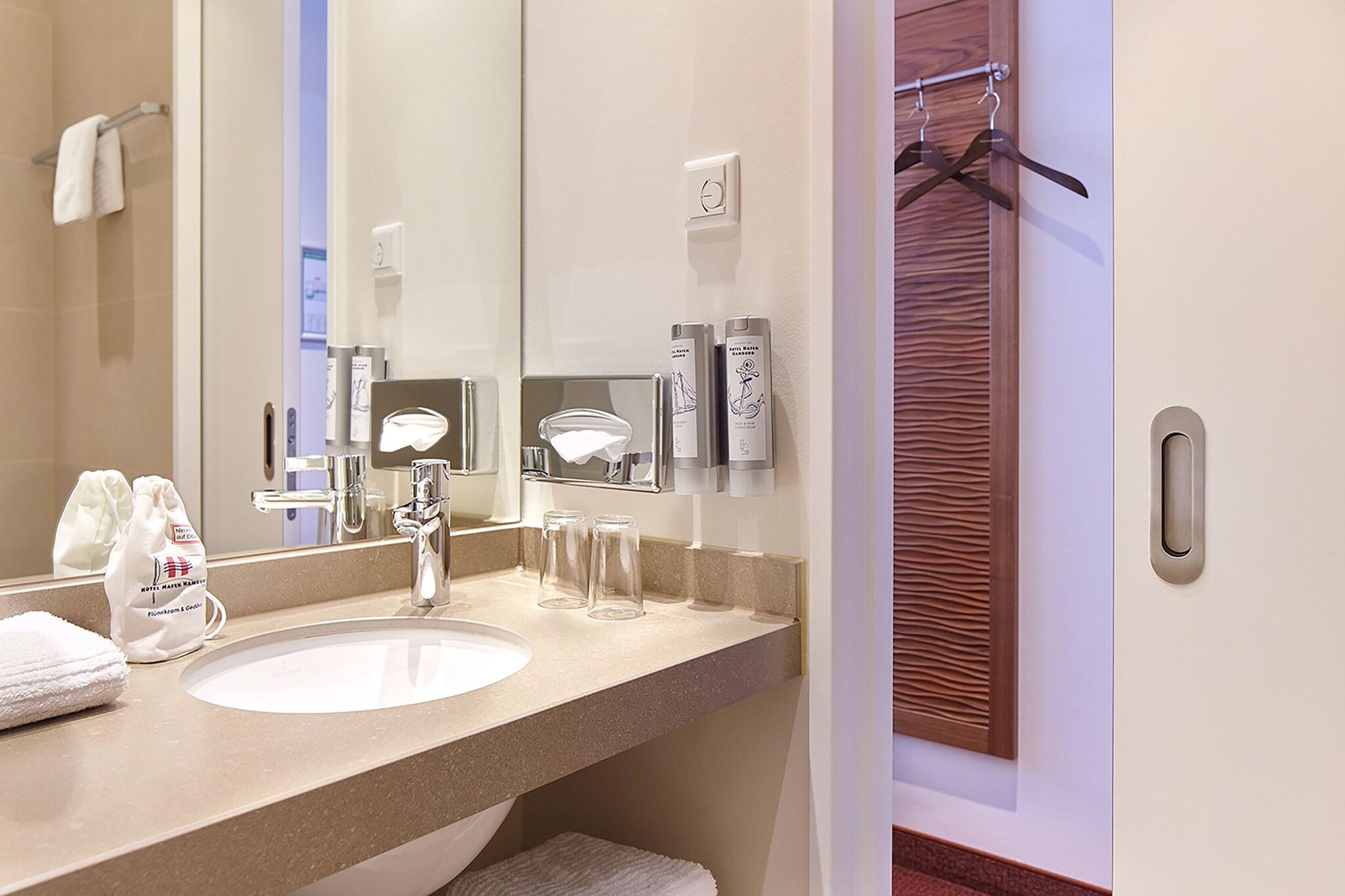 Double Queen Size Bed