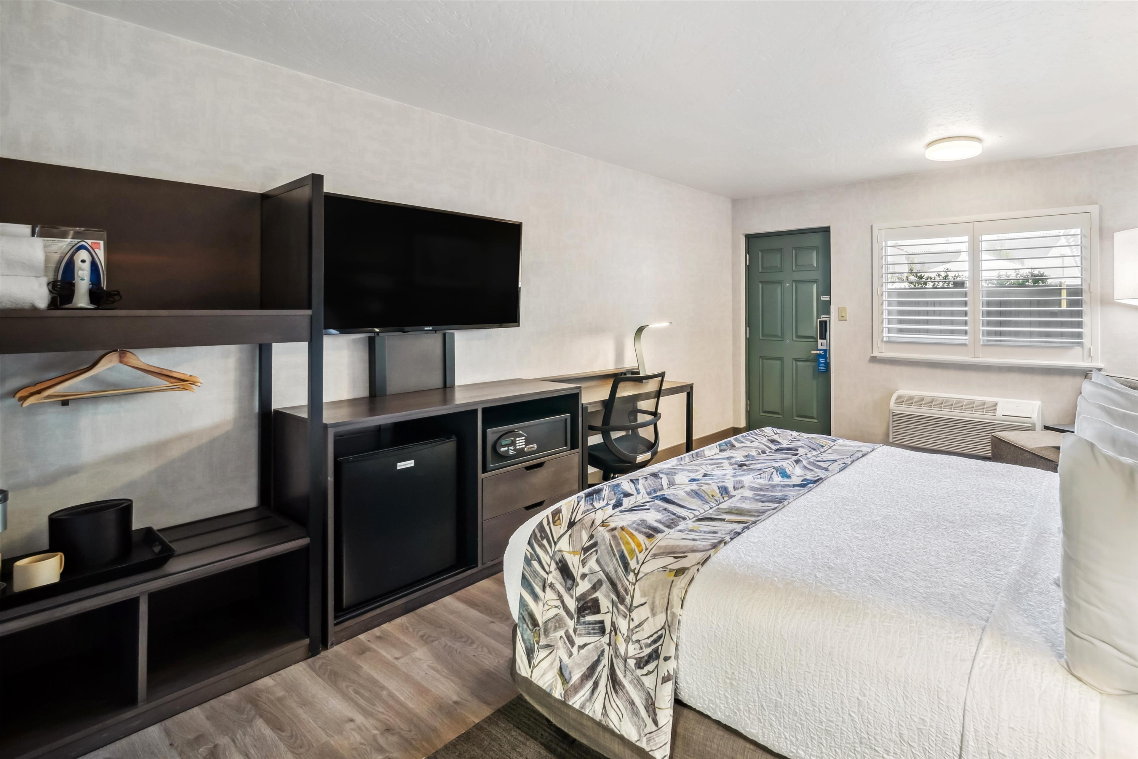 Room Accessible-queen Size Bed