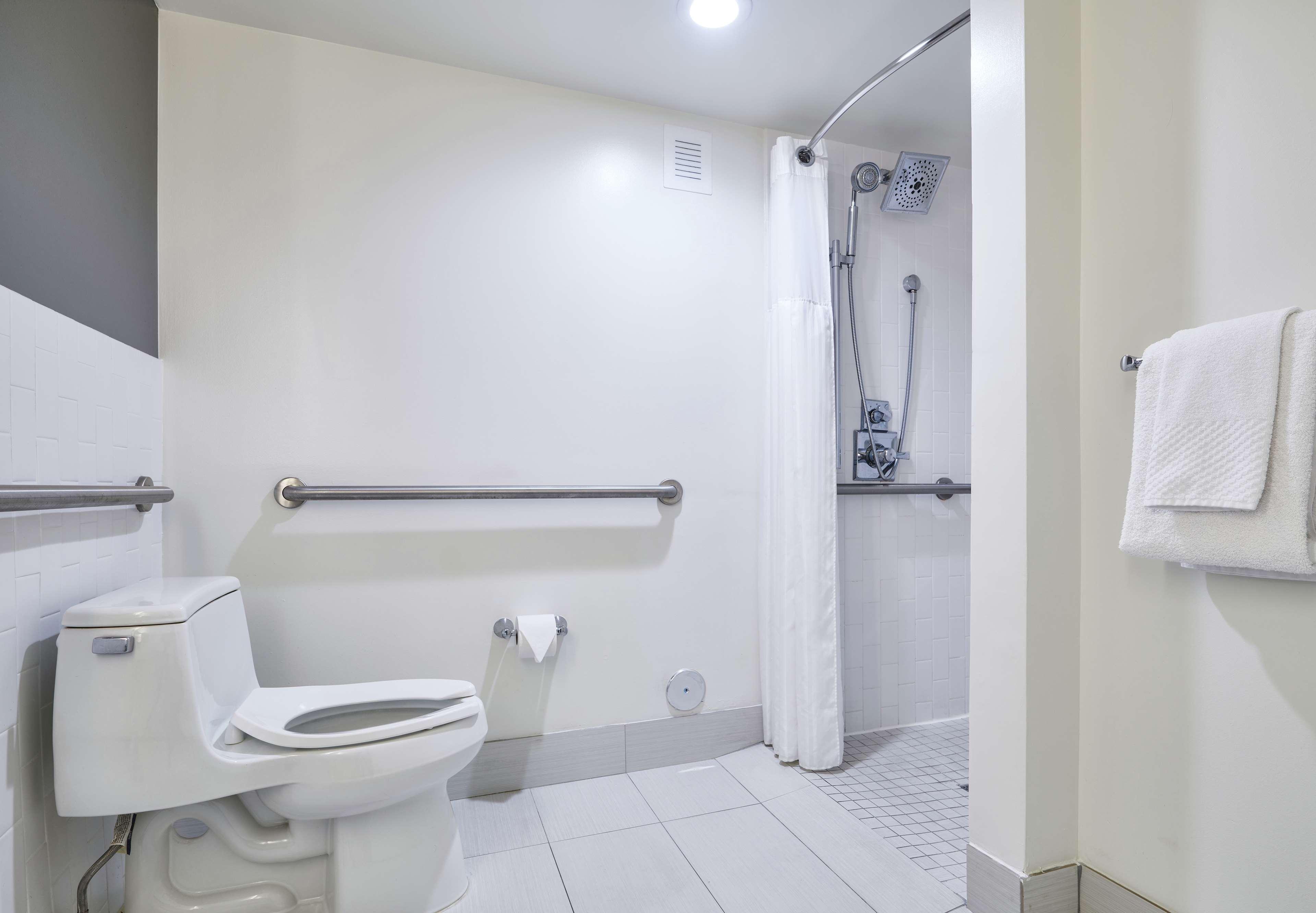 Double Accessible