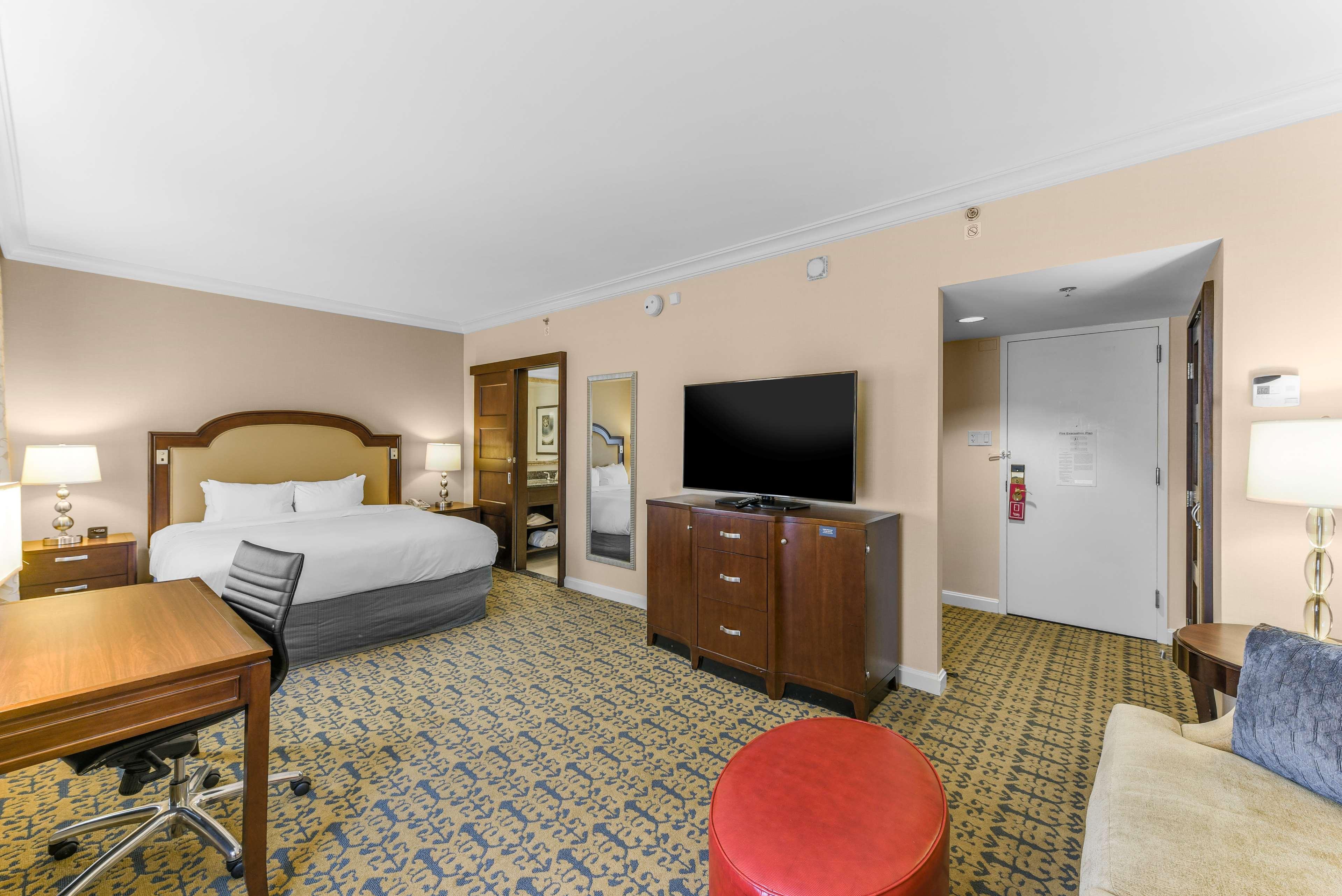 Double Deluxe King Bed