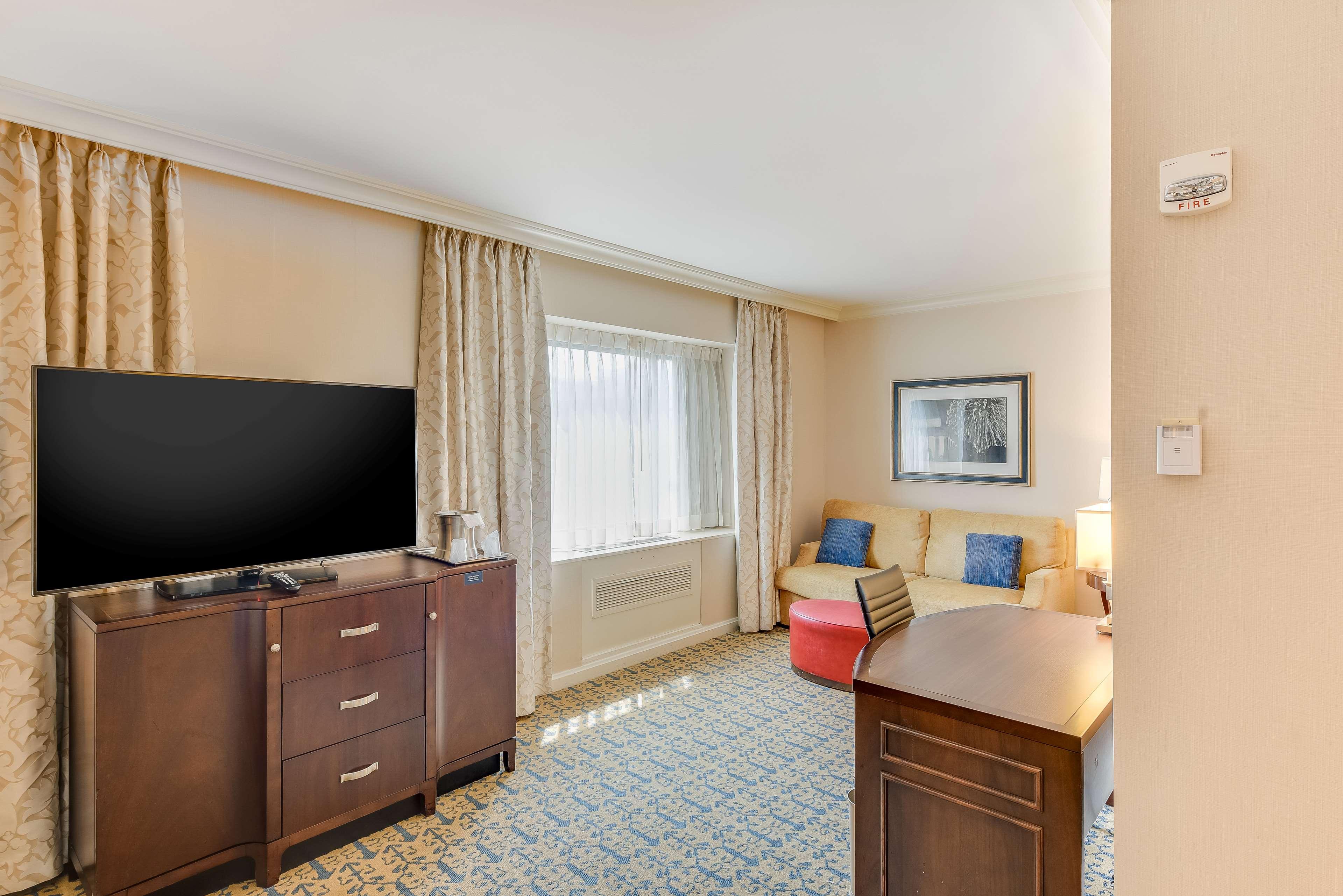 Double Deluxe King Bed