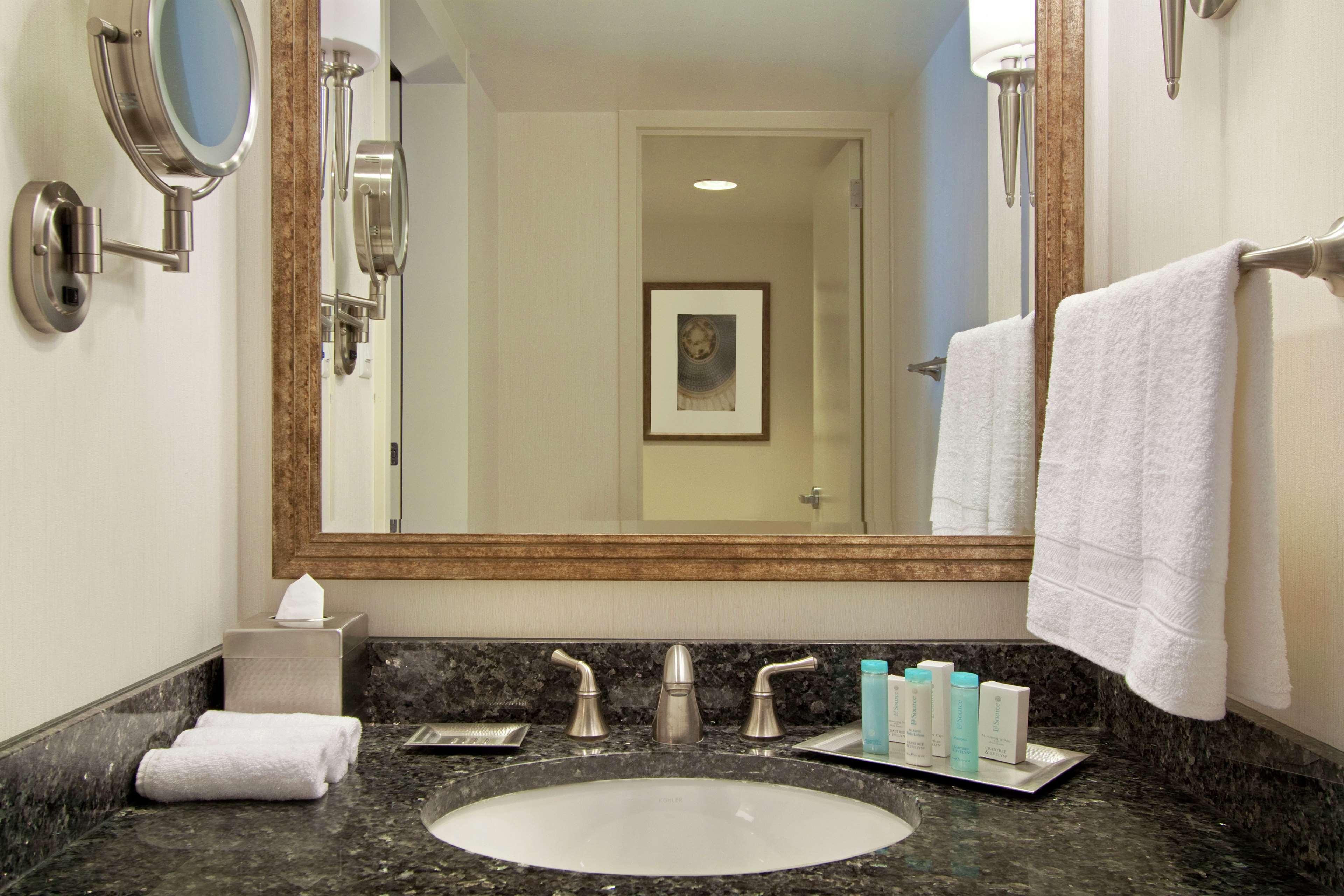 Room City View King Bed