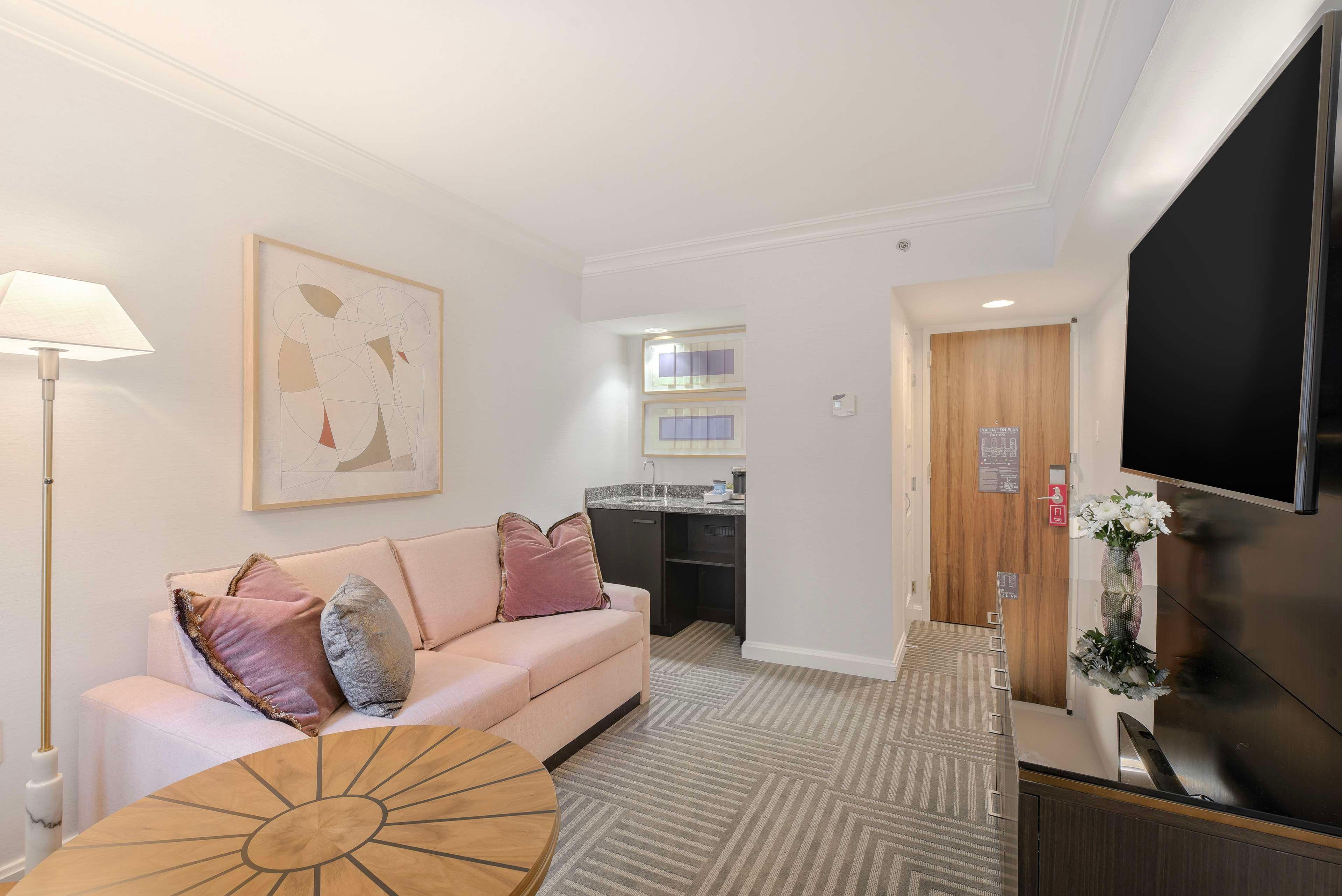 Junior Suite King Size Bed