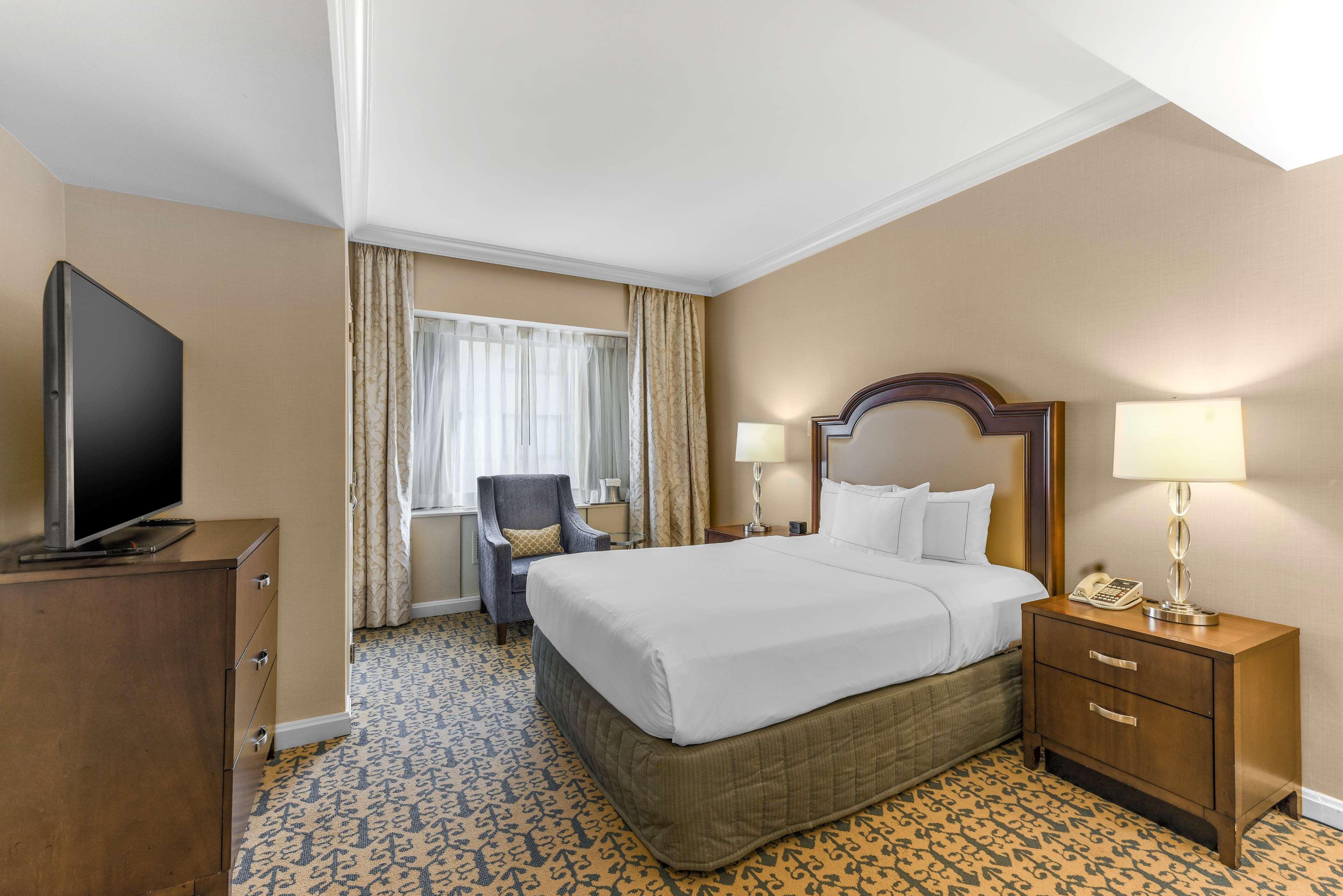 Double Queen Bed Non Smoking