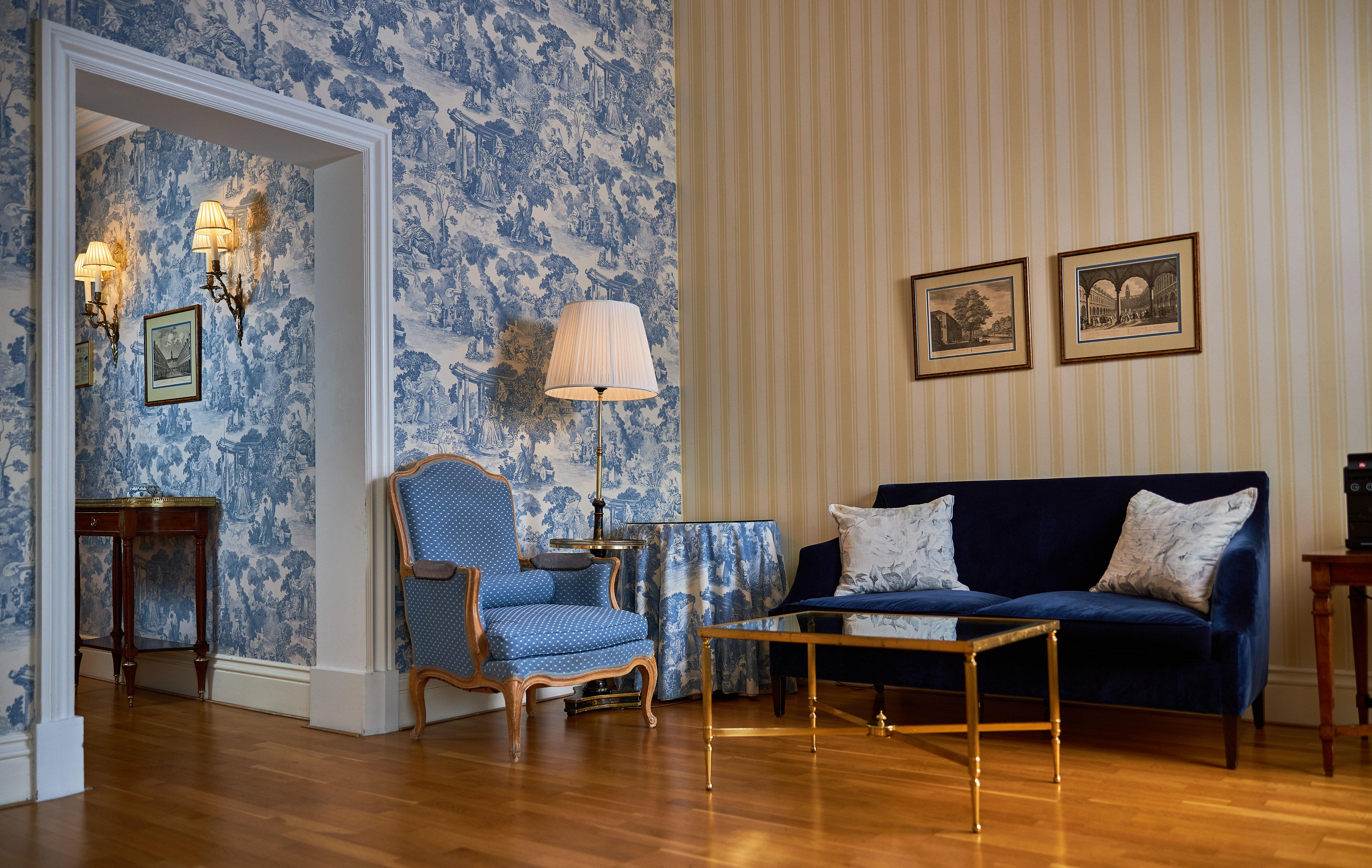 Junior Suite City View King Bed