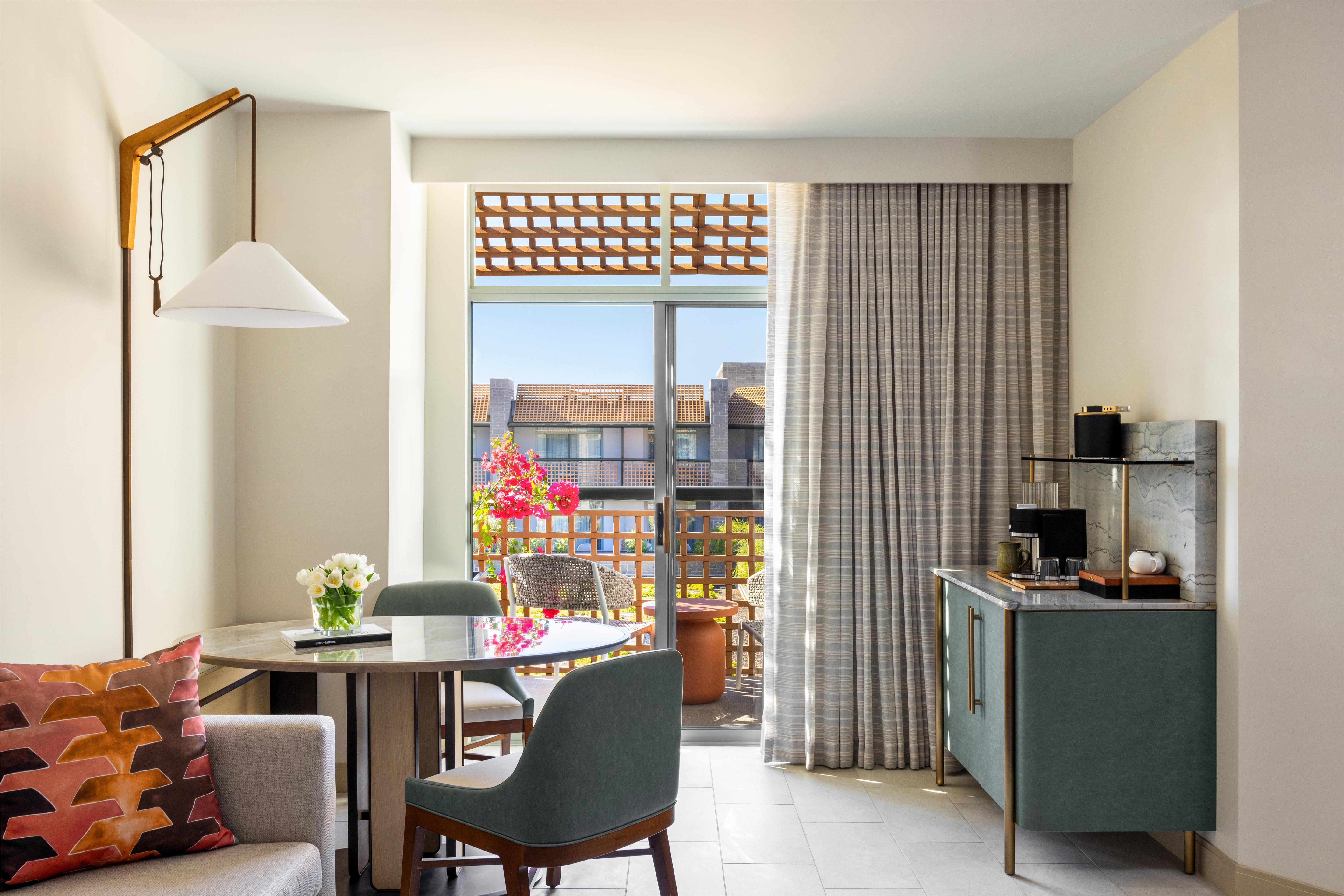 Suite Club King Bed