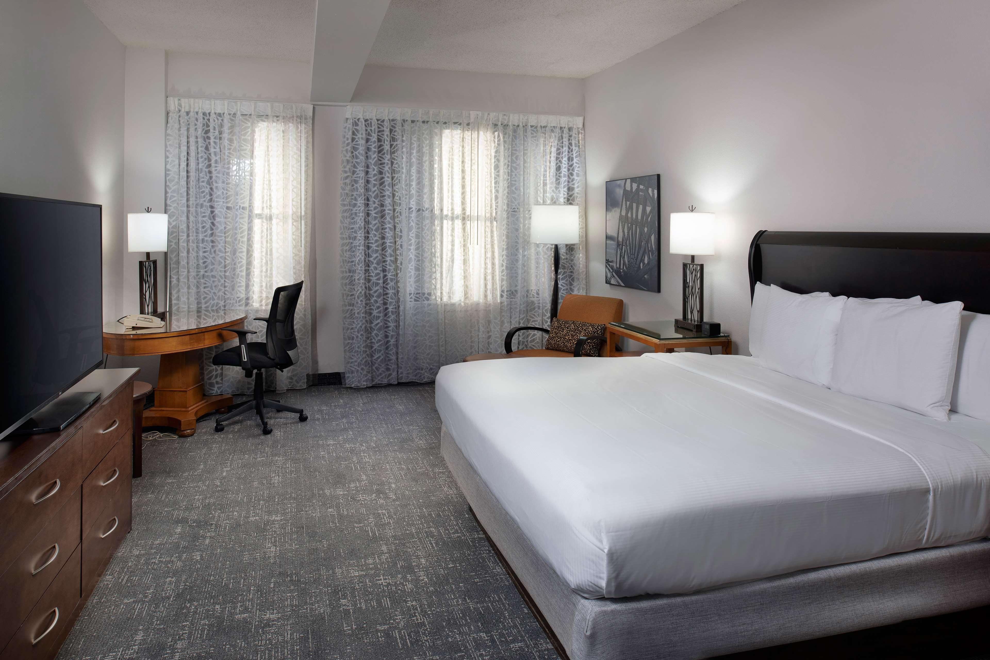 Double Queen Bed Non Smoking