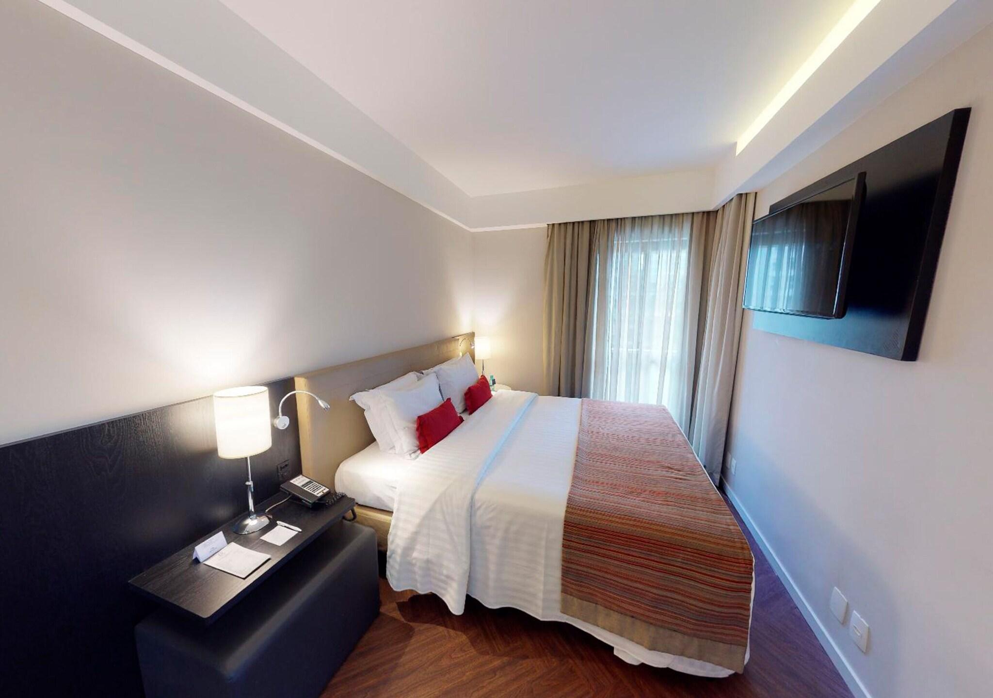 Double Queen Size Bed