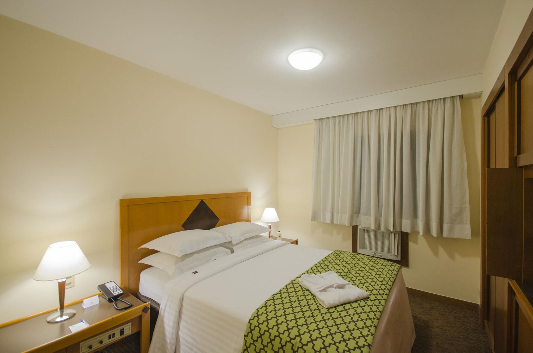 Double Business Queen Bed