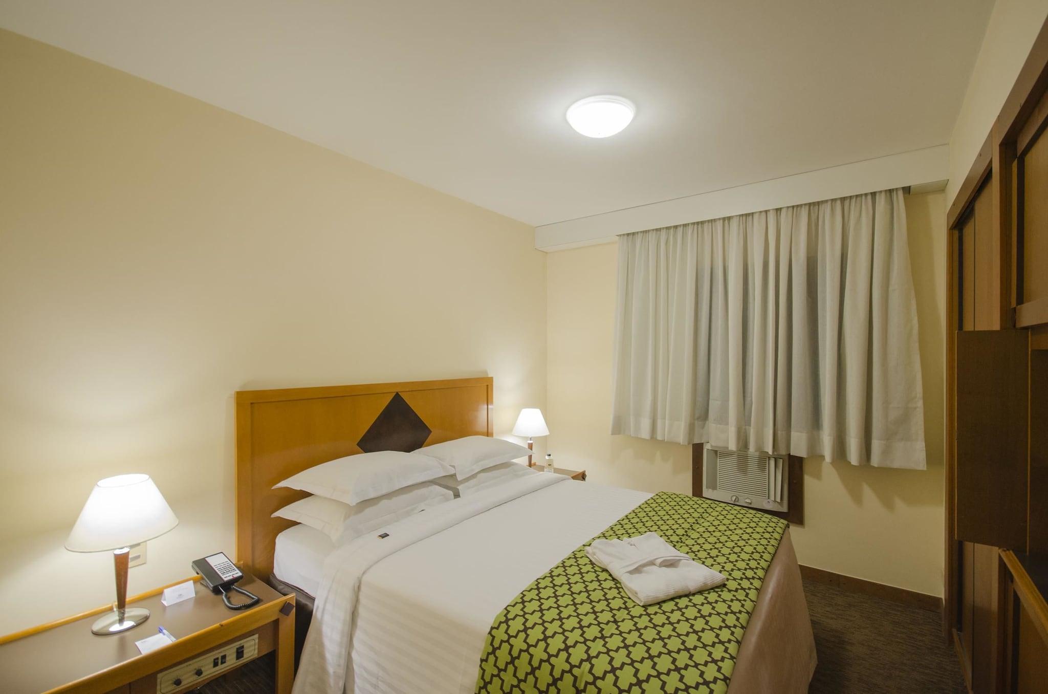 Double Business Queen Bed