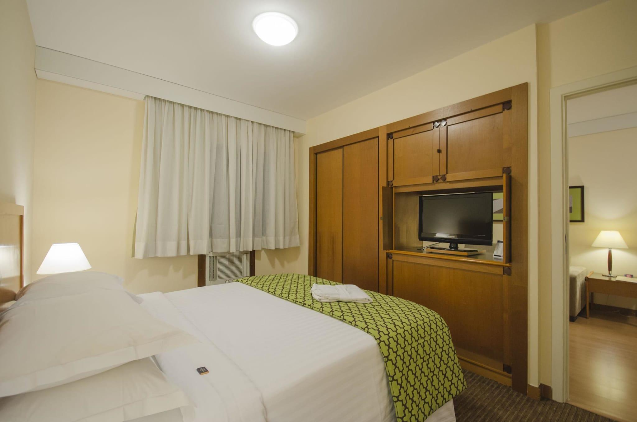 Double Business Queen Bed