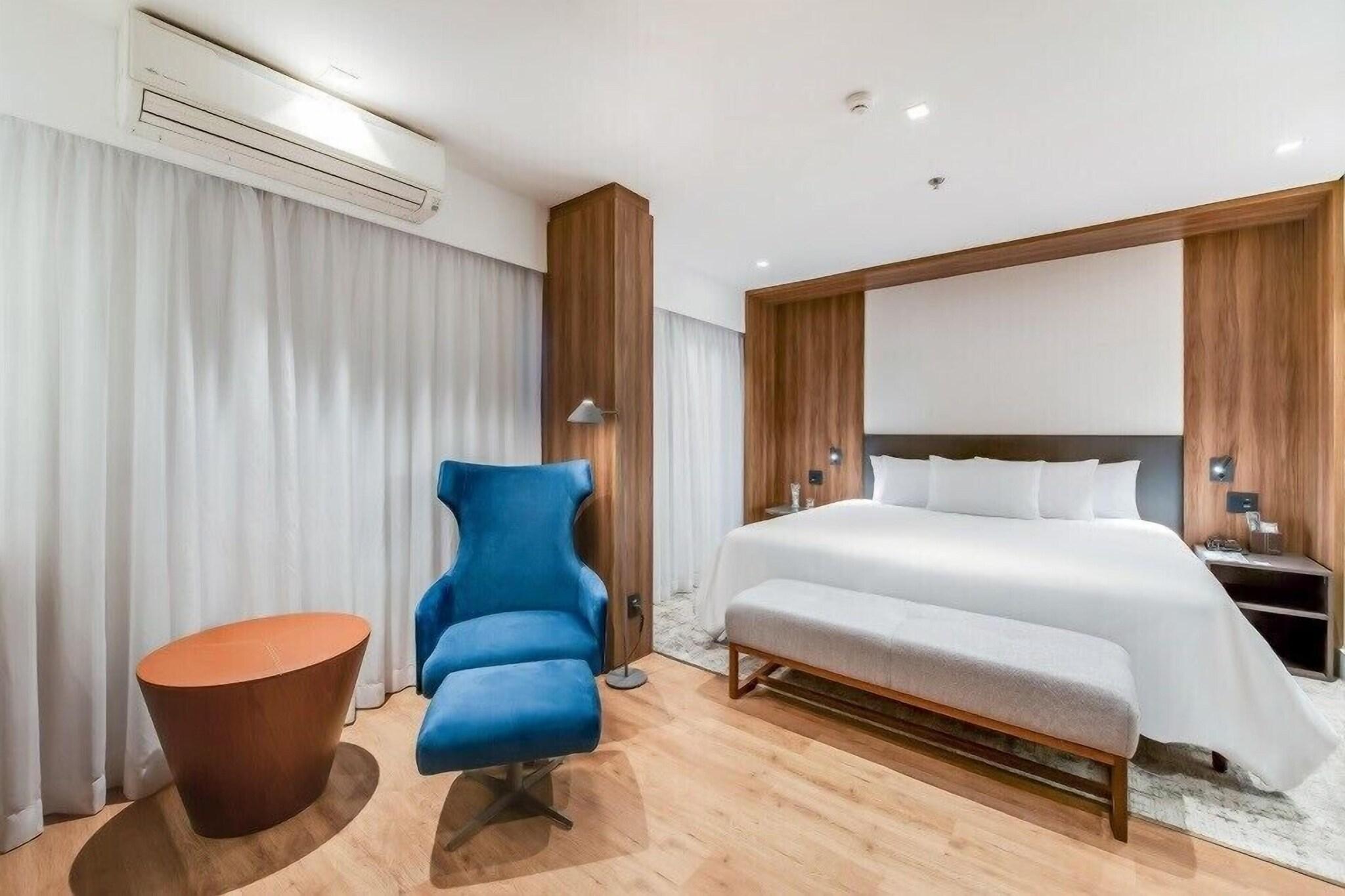 Junior Suite King Size Bed