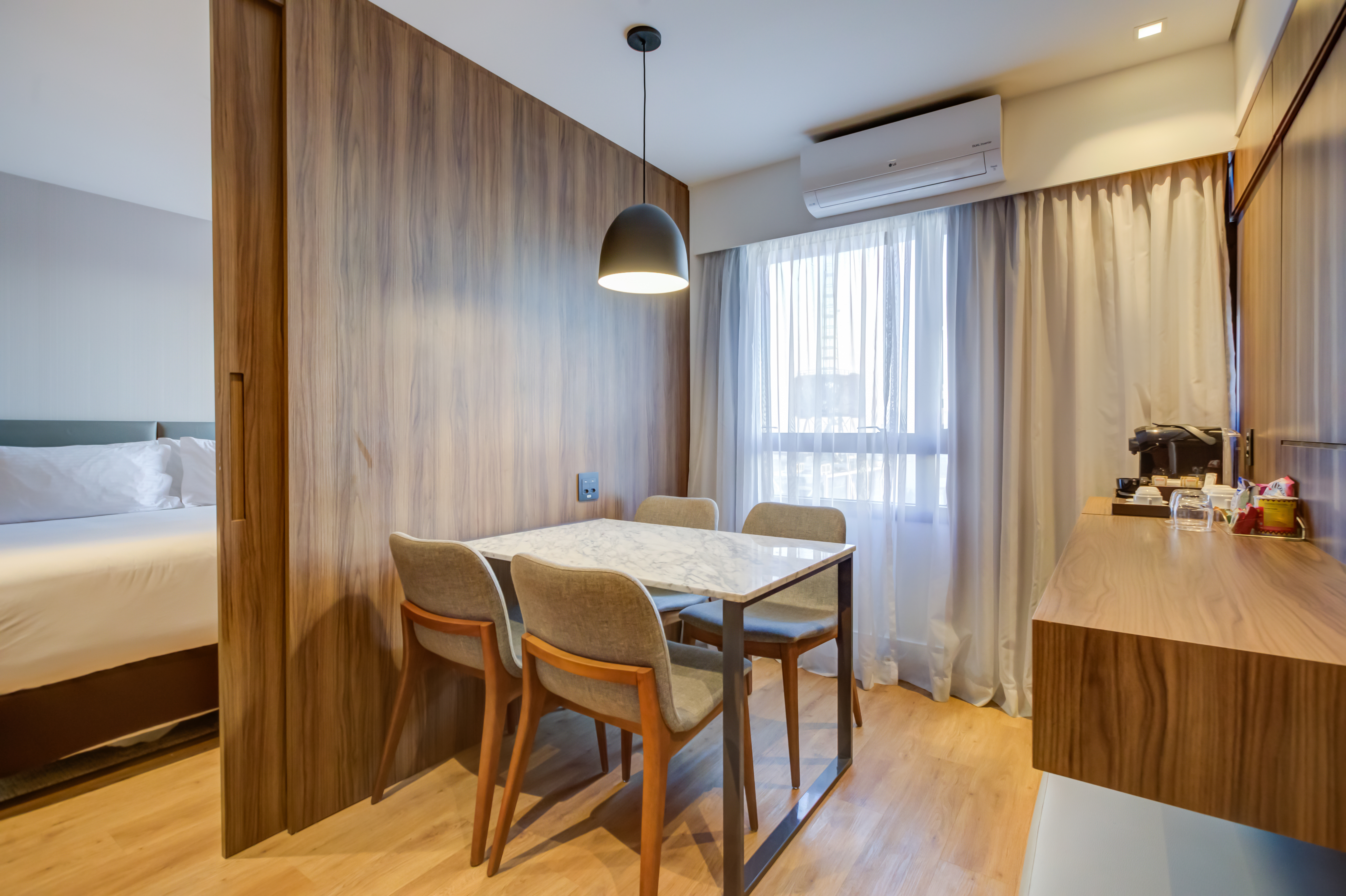 Apartment Business King Bed