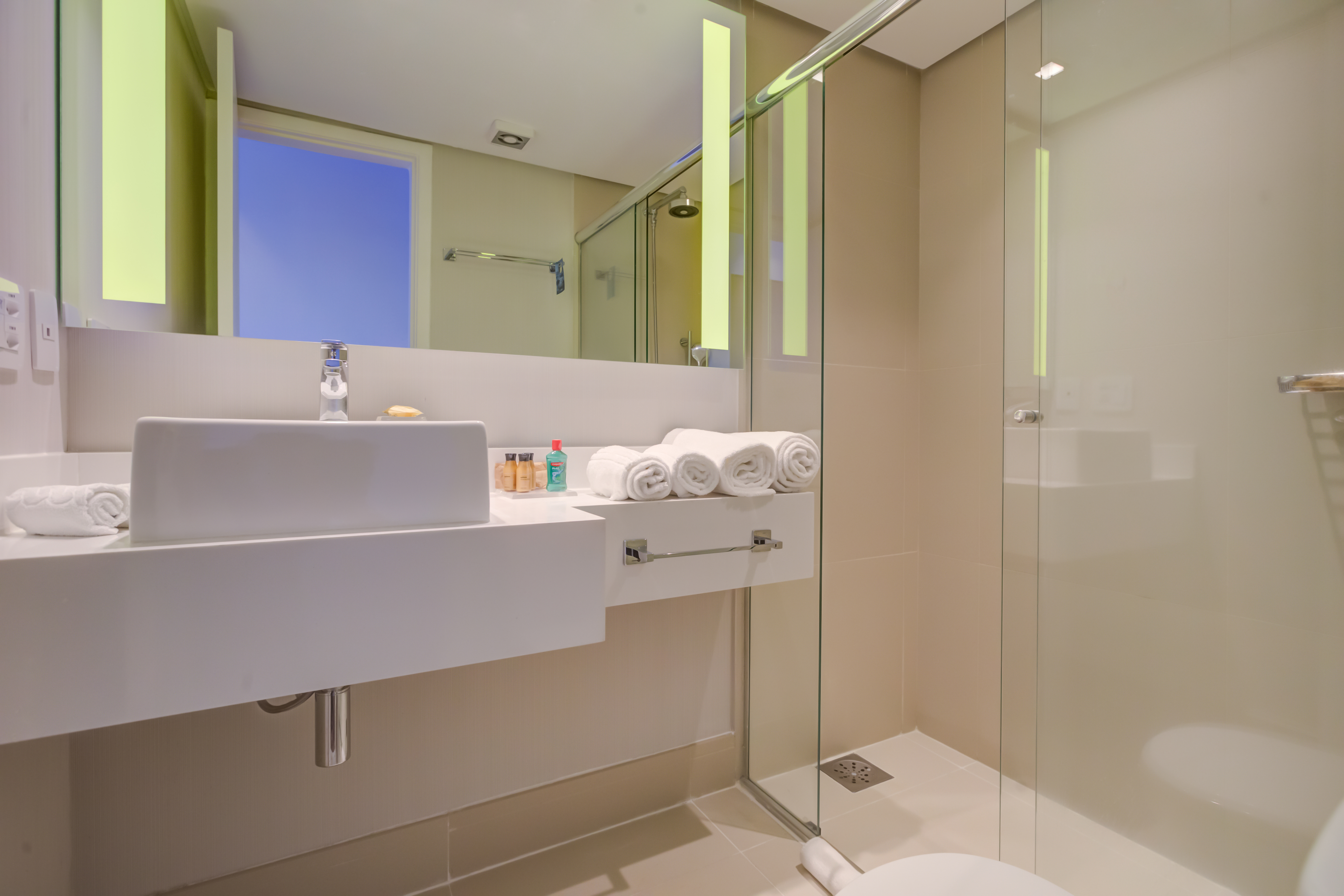 Apartment Business King Bed