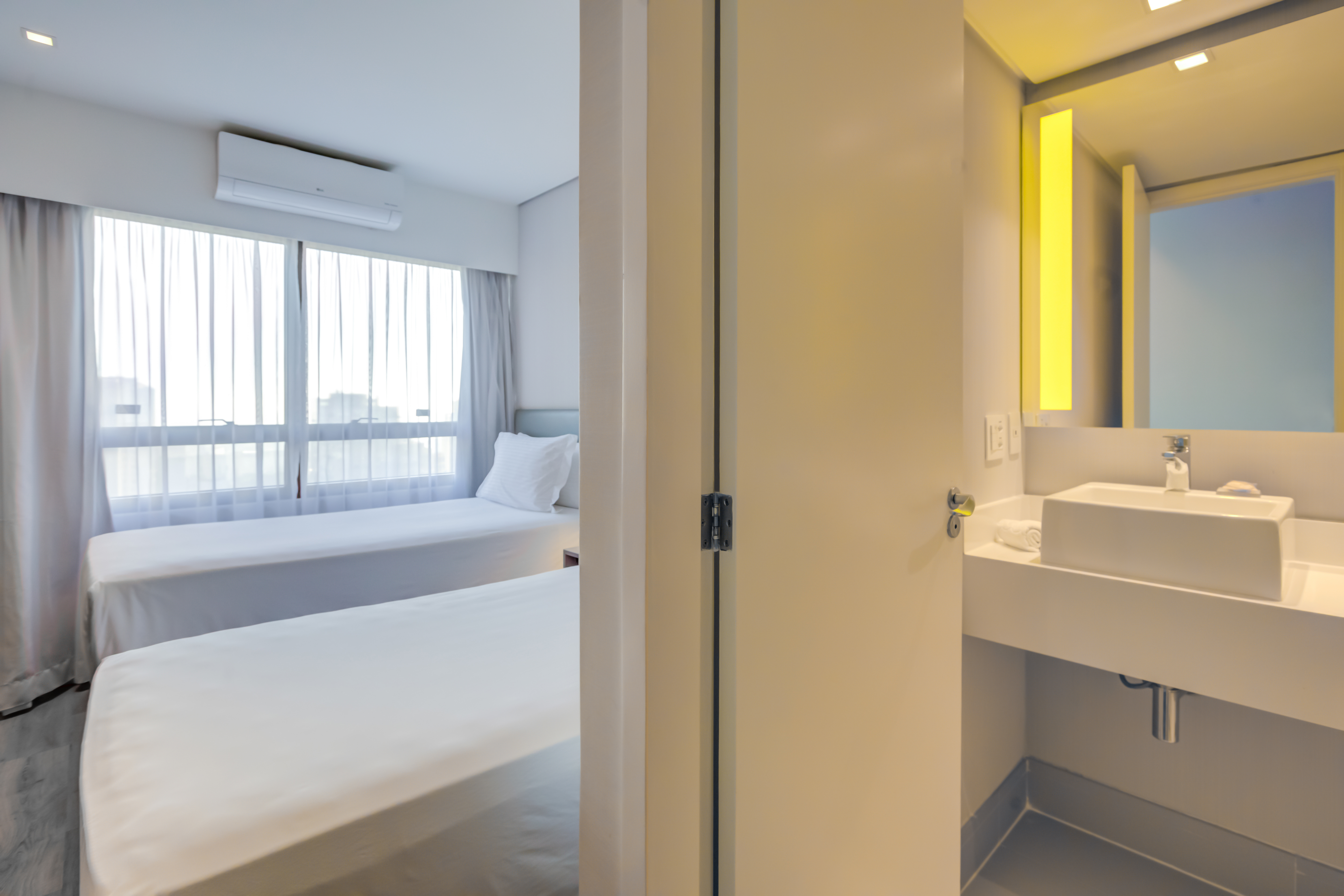 Apartment Business King Bed