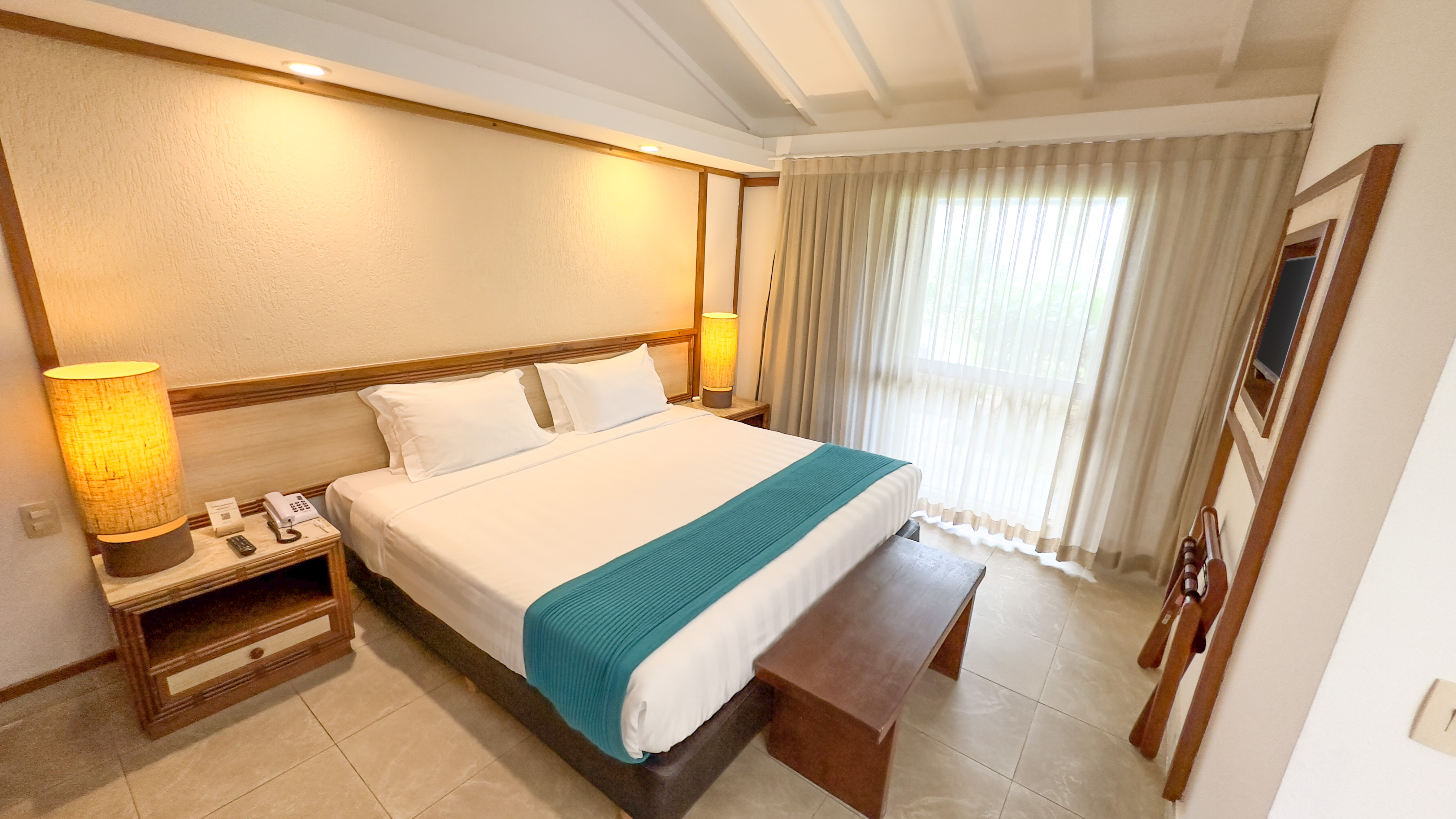 Bungalow Deluxe Two Queen Beds