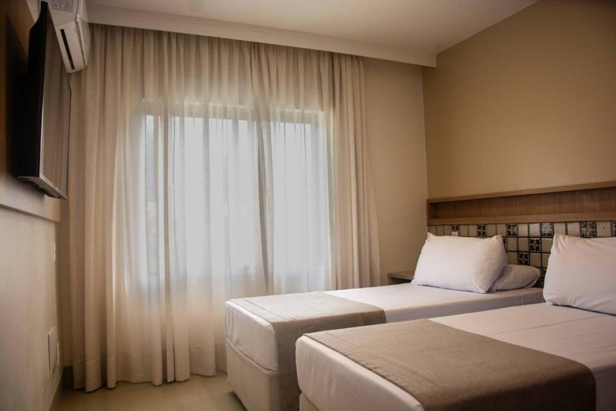 Apartment Capacity 5 Three Bedroom