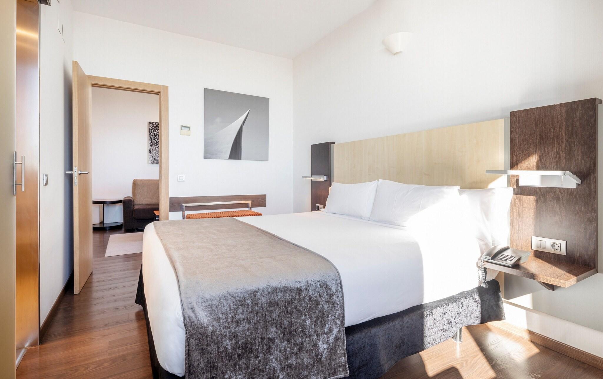 Junior Suite Queen Size Bed