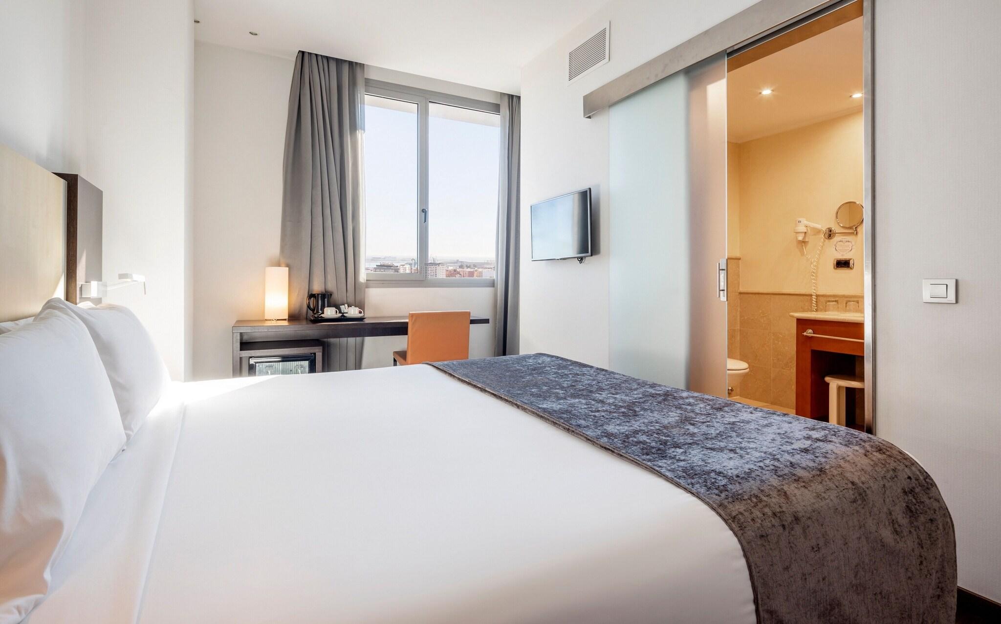 Junior Suite Queen Size Bed