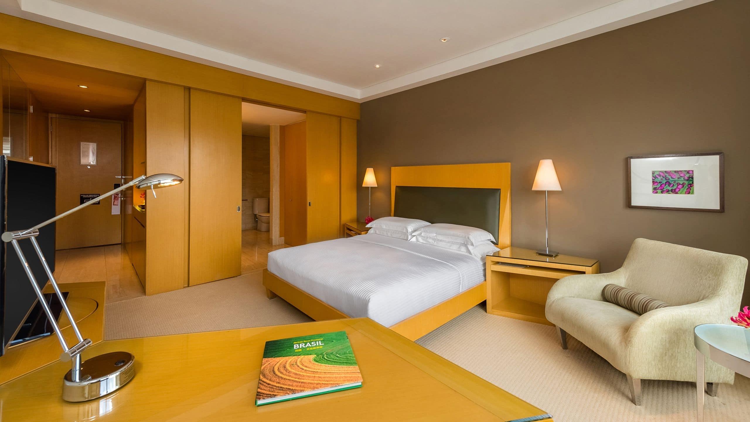 Double Club King Bed