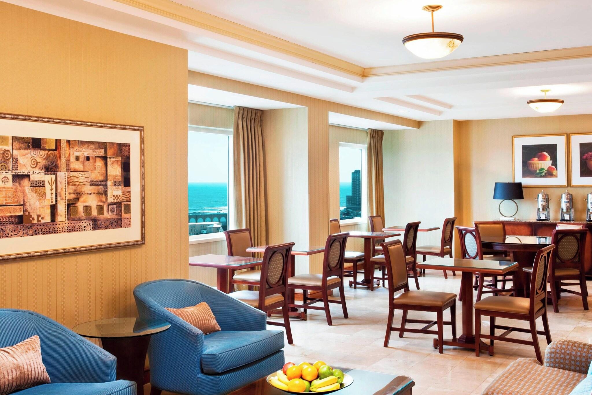 Double Club King Bed