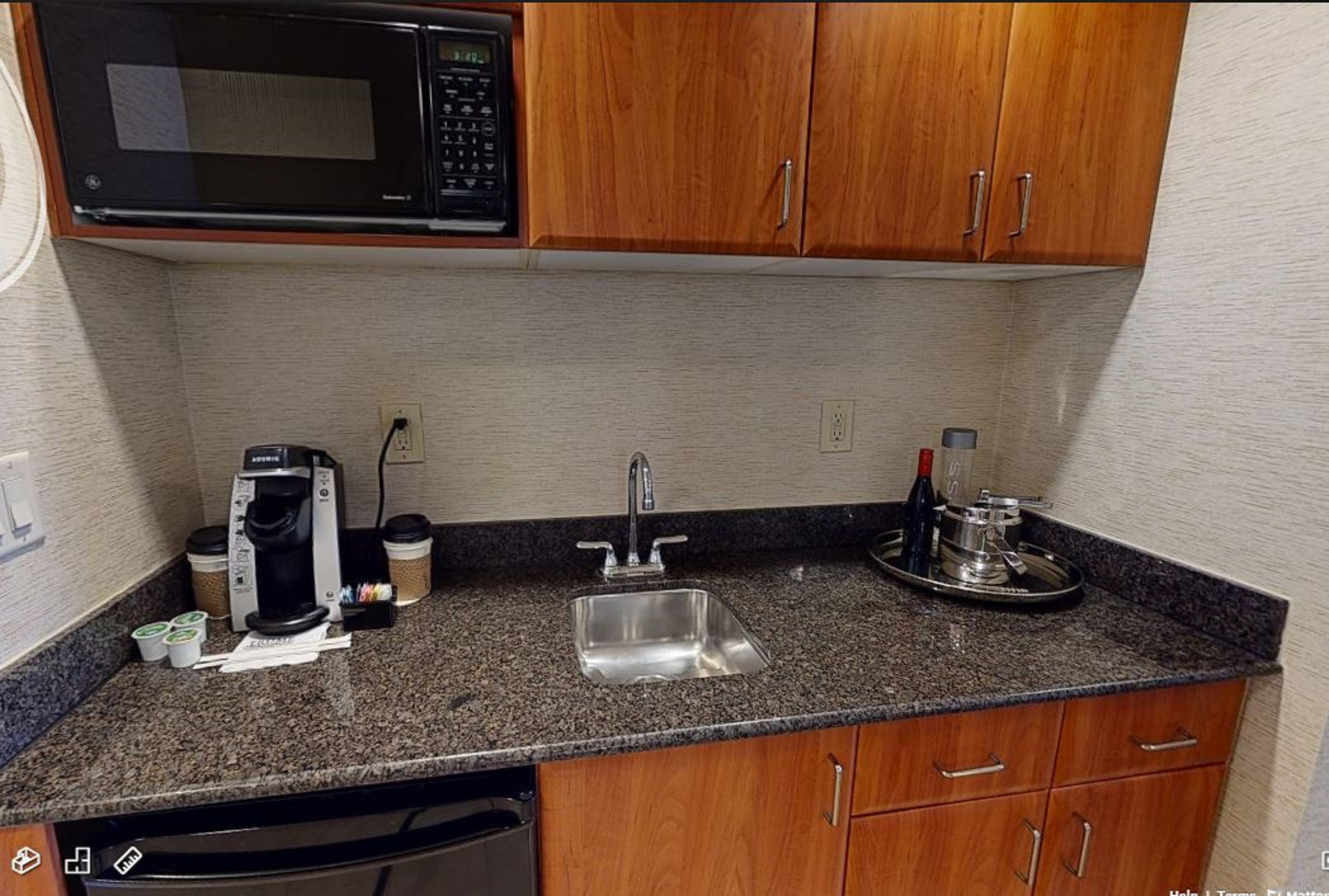 Junior Suite Ocean View King Bed