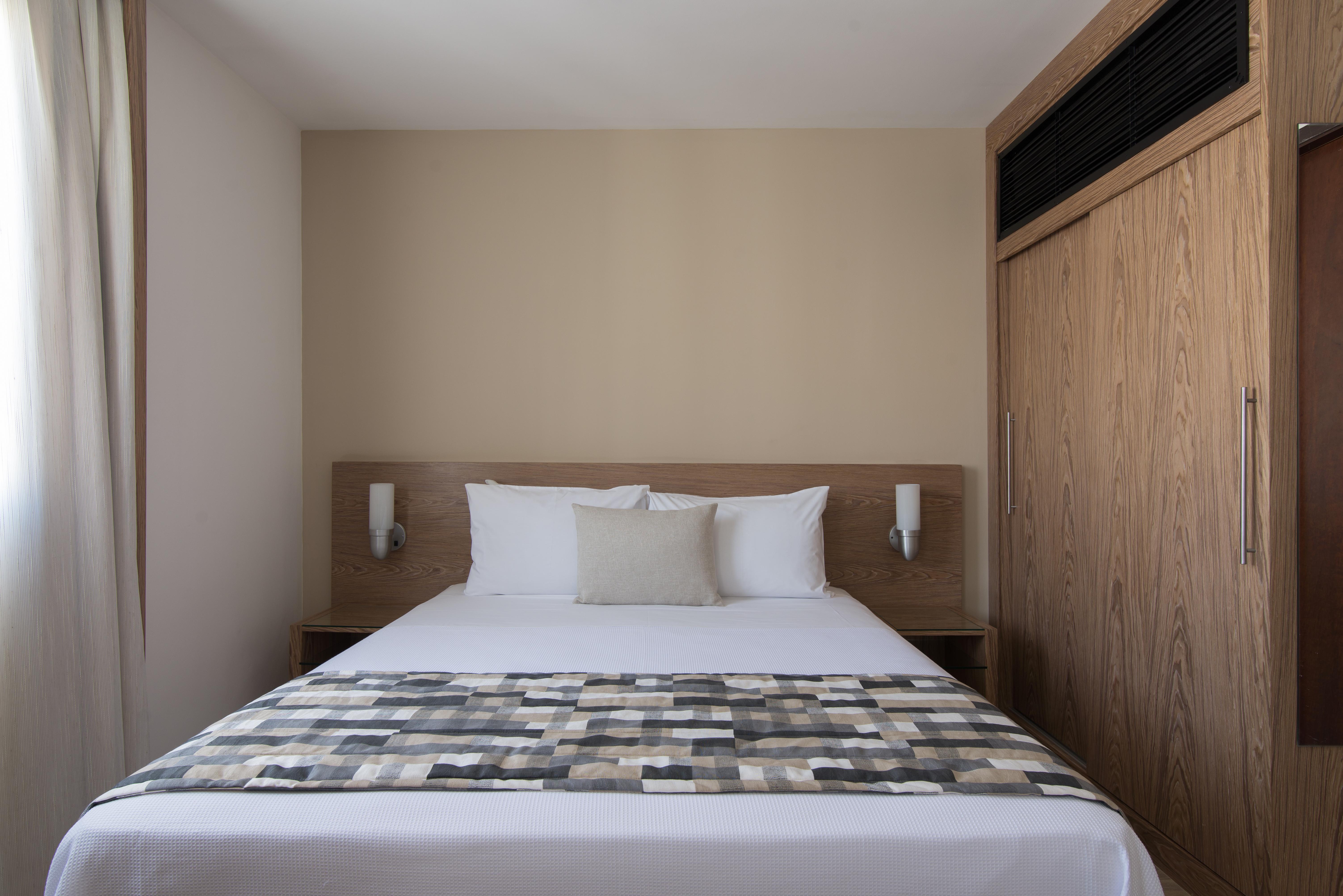 Double Superior Queen Bed