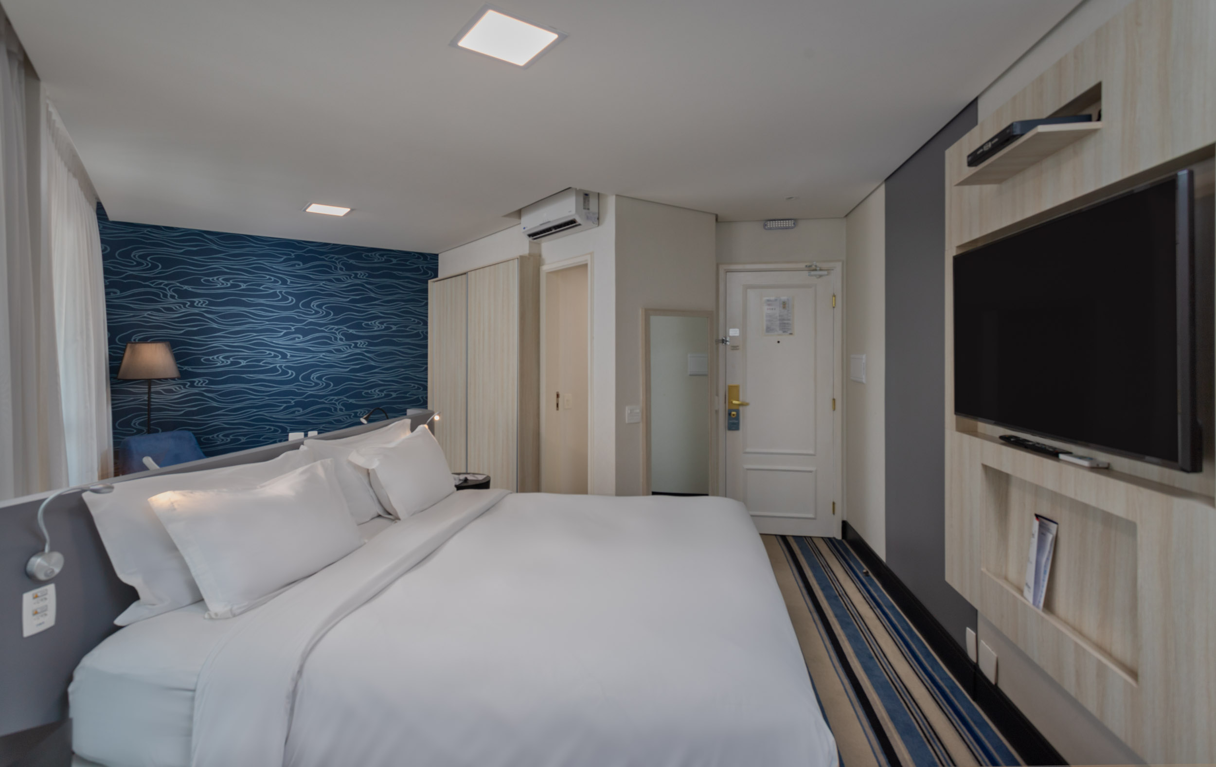 Double Business King Bed