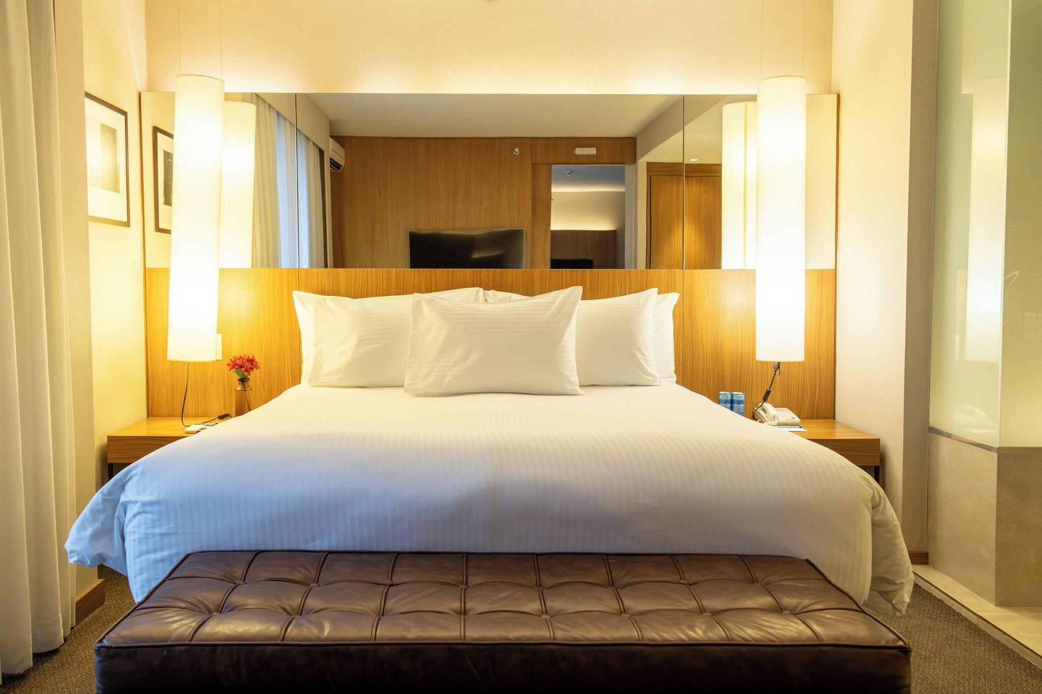 Suite City View King Bed