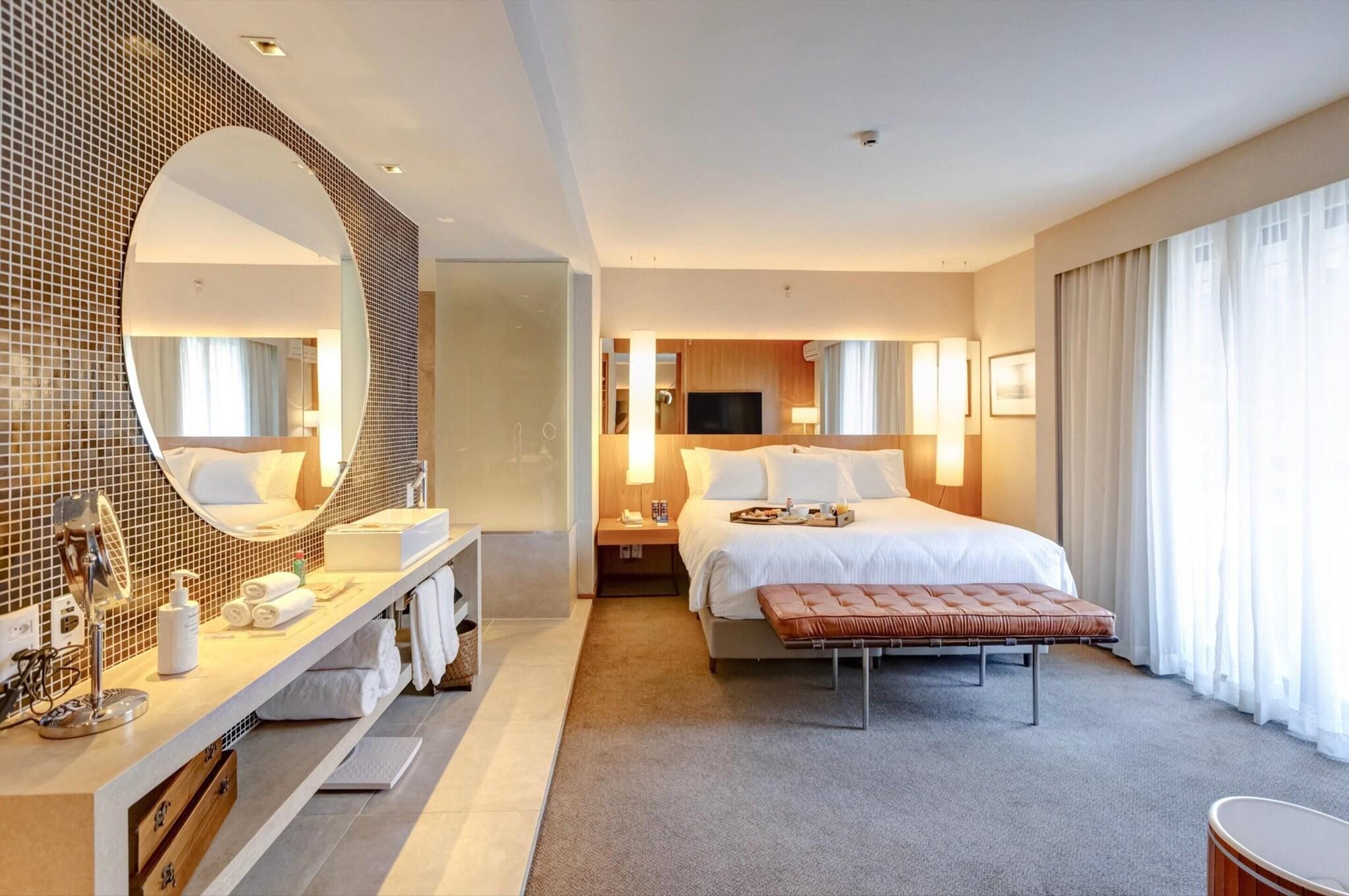 Suite City View King Bed