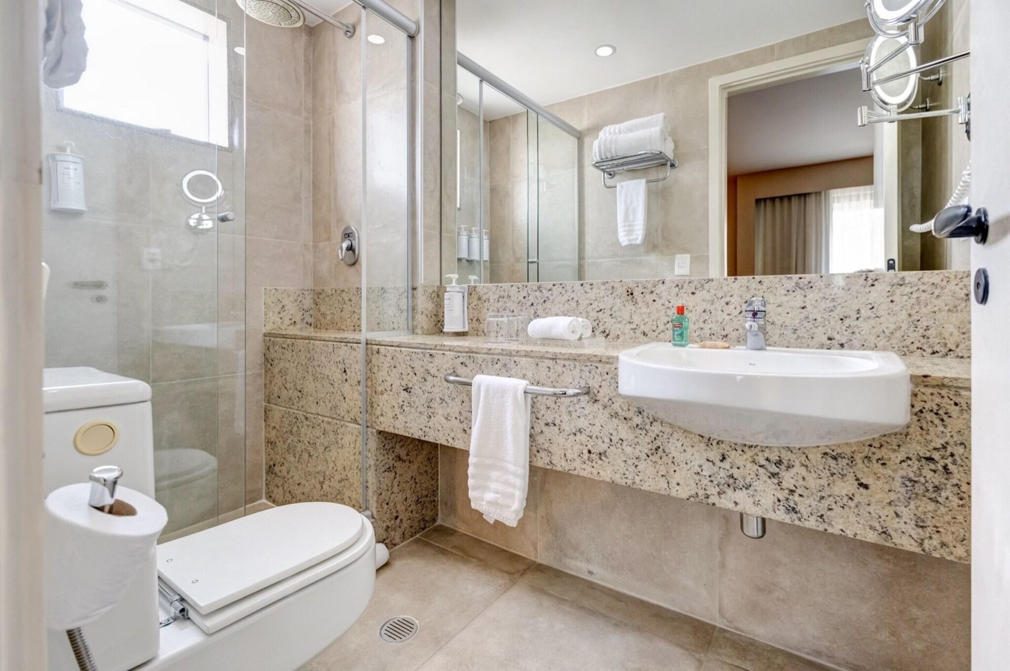 Suite City View King Bed