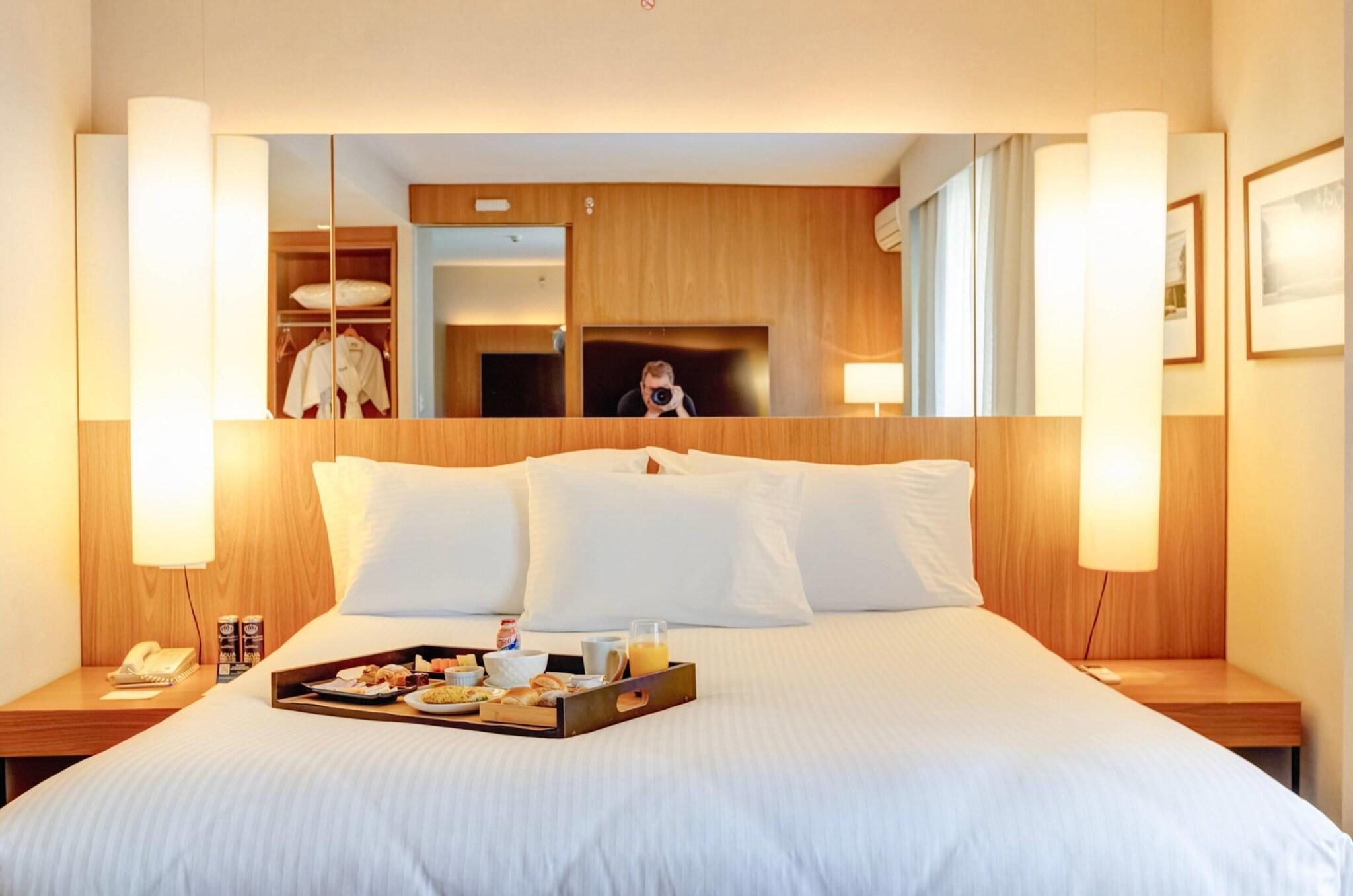 Suite City View King Bed