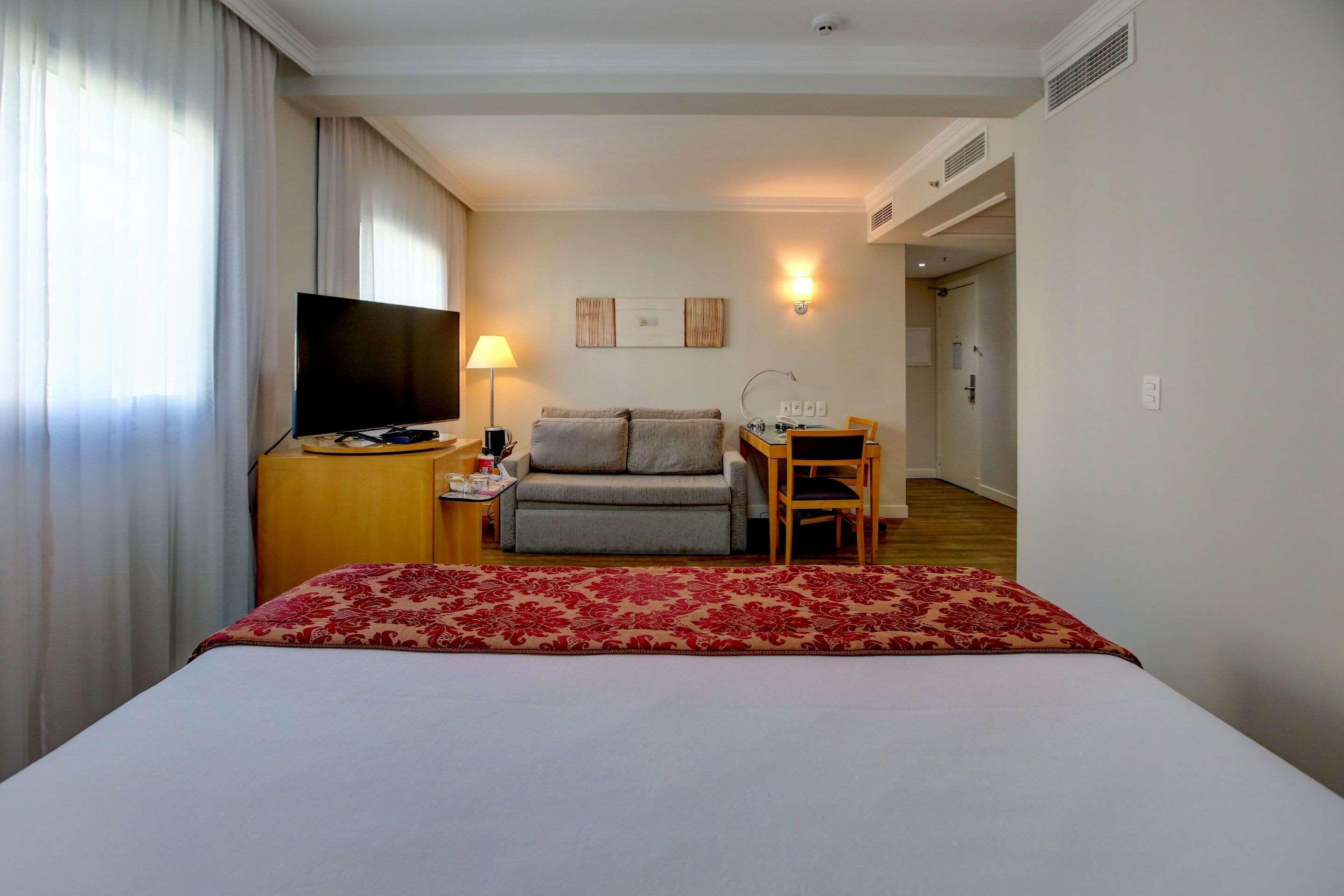 Suite Queen Size Bed