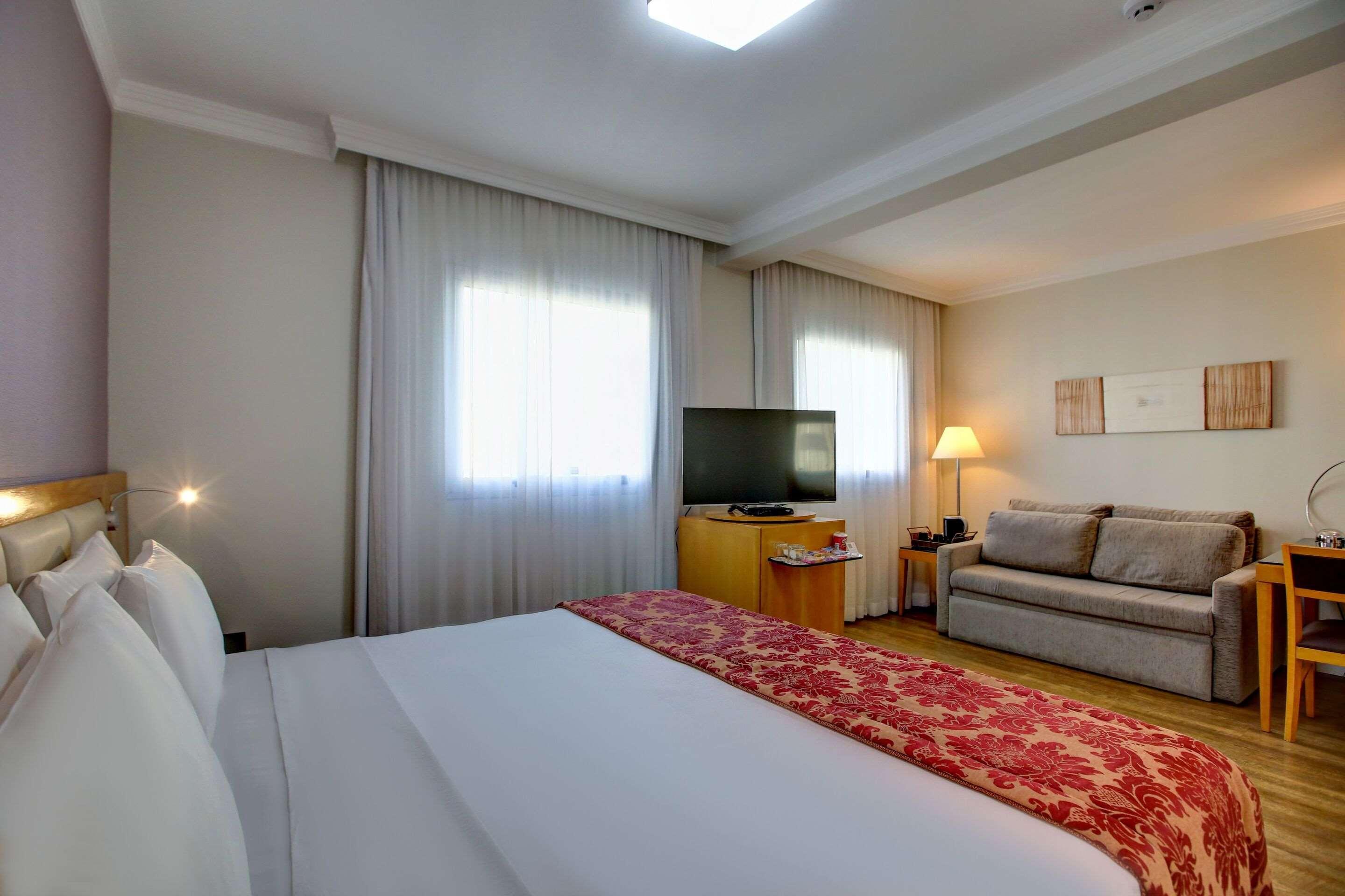 Suite Queen Size Bed