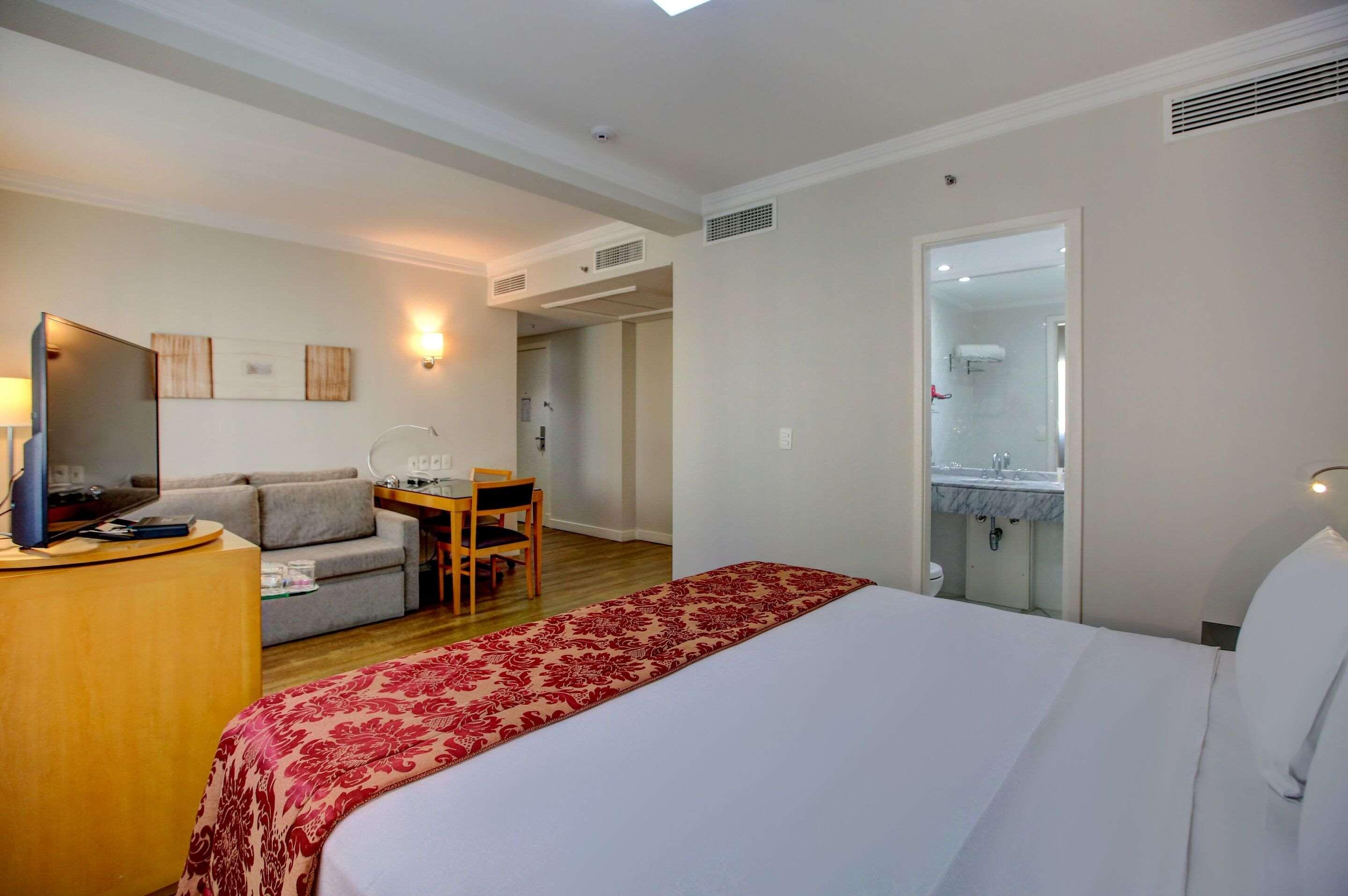 Suite Queen Size Bed