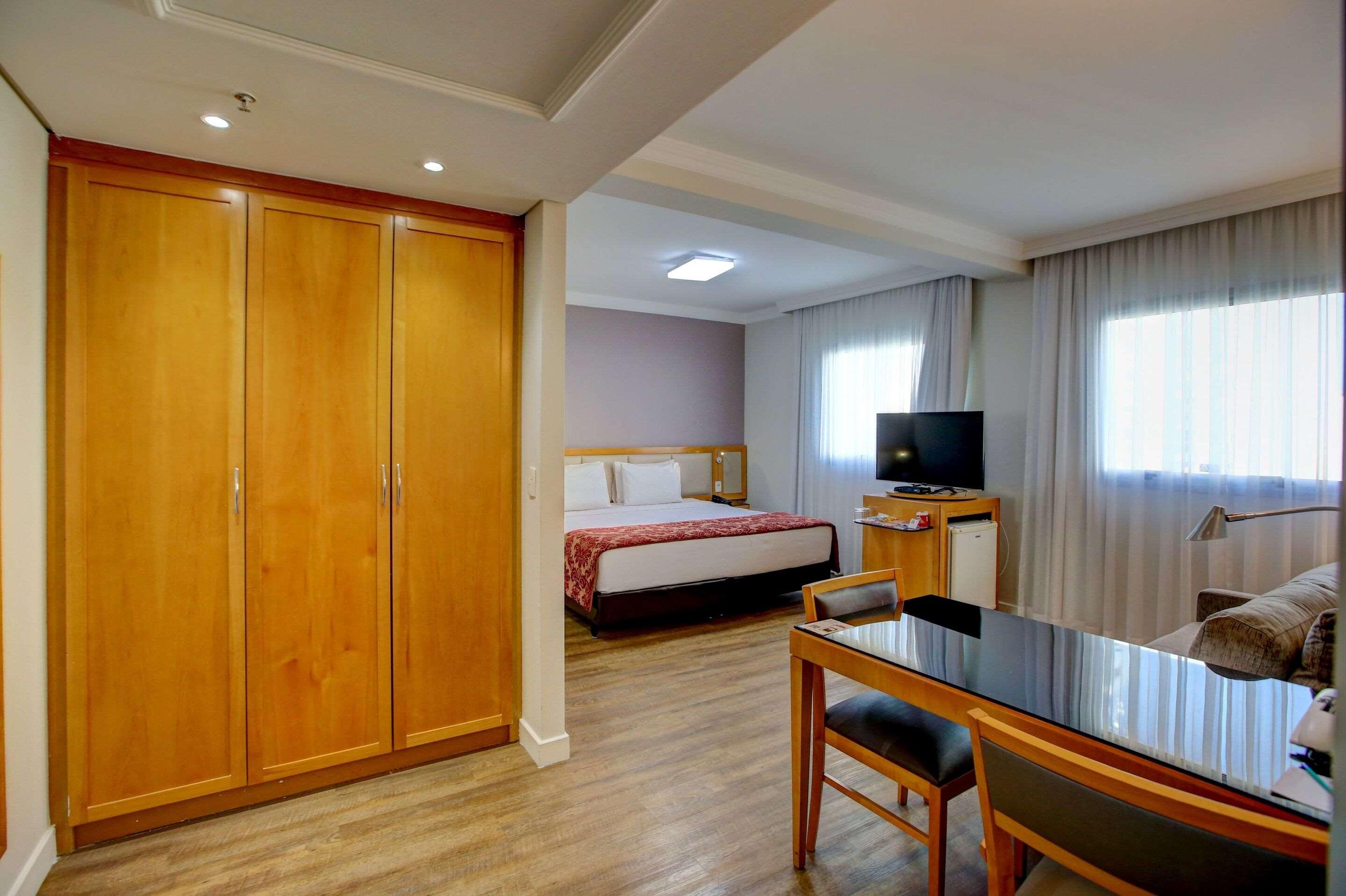 Suite Queen Size Bed