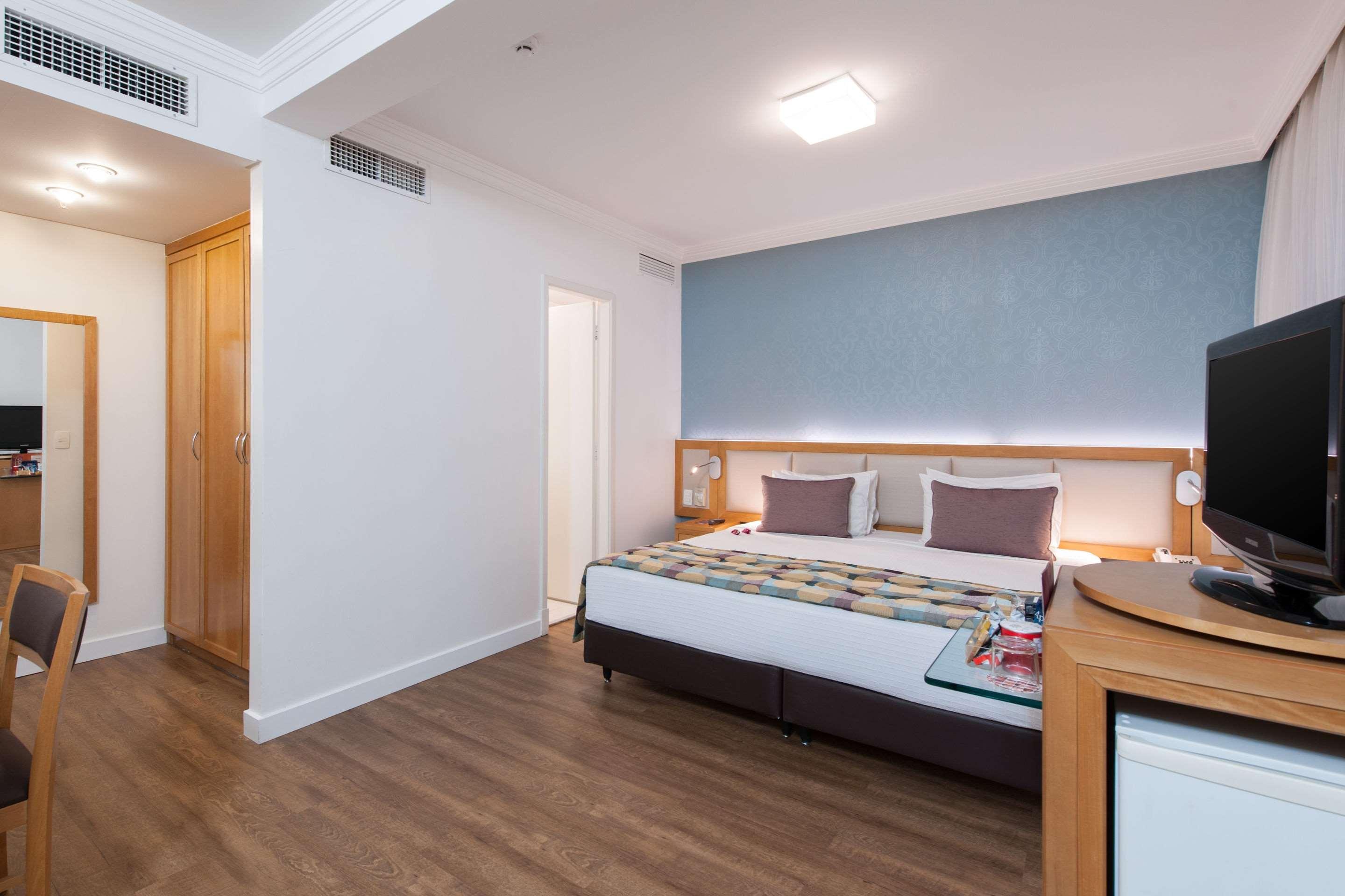 Suite Queen Size Bed