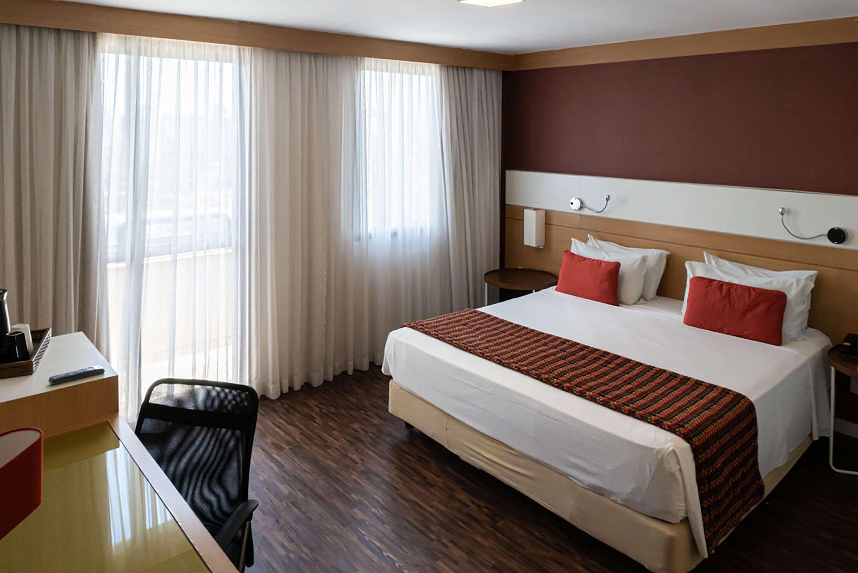 Double Queen Bed Non Smoking