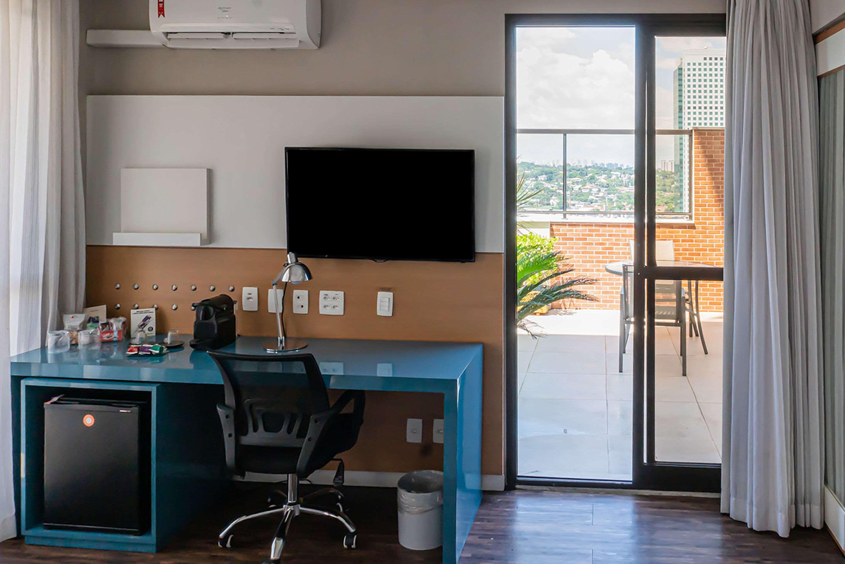 Double Queen Size Bed