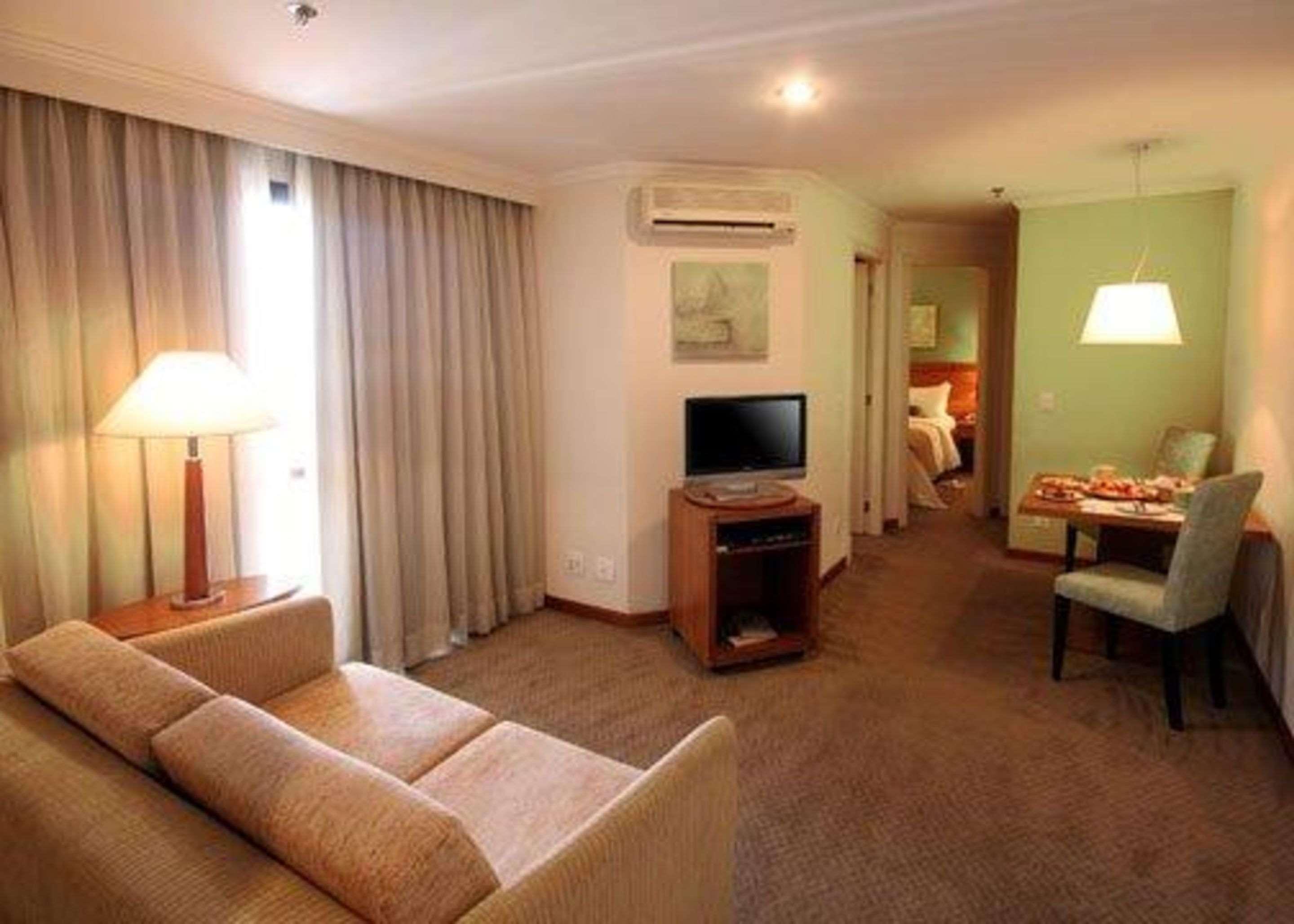 Suite Queen Size Bed