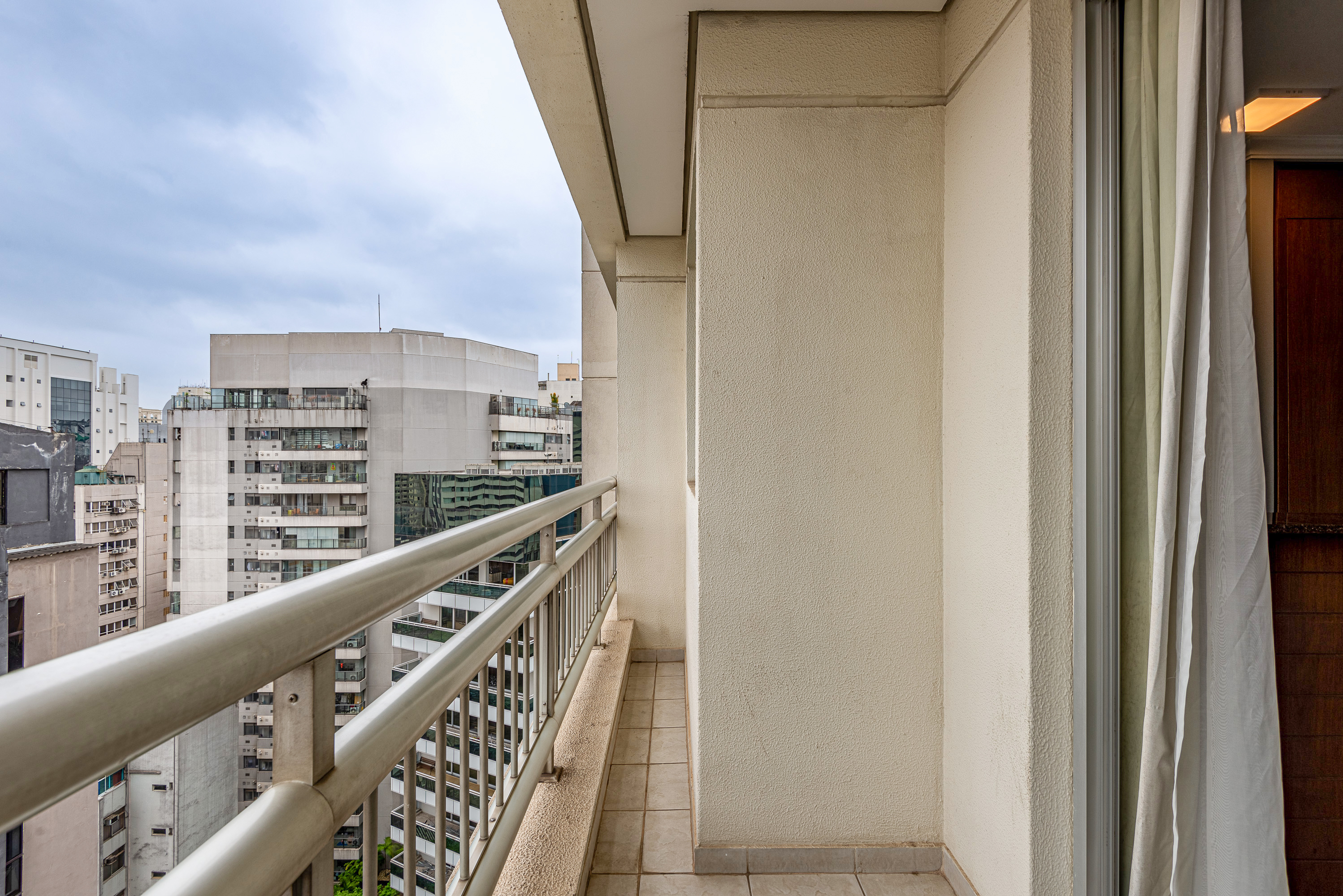 Double Queen Size Bed