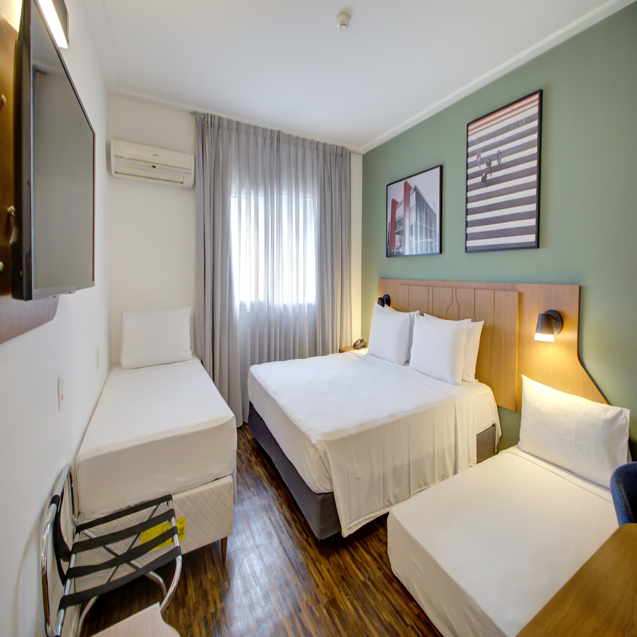 Quadruple Superior Queen Bed