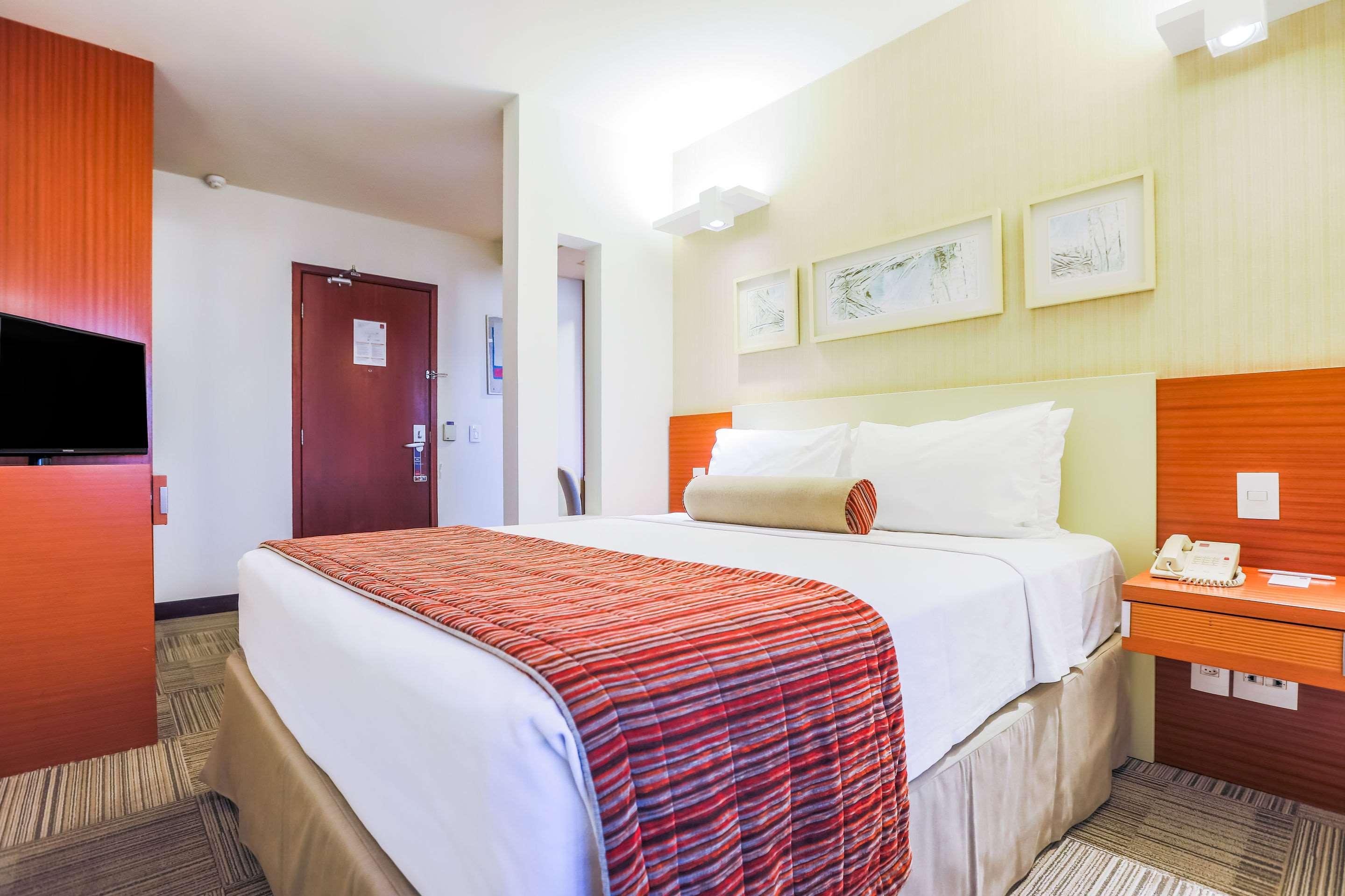 Suite Queen Size Bed