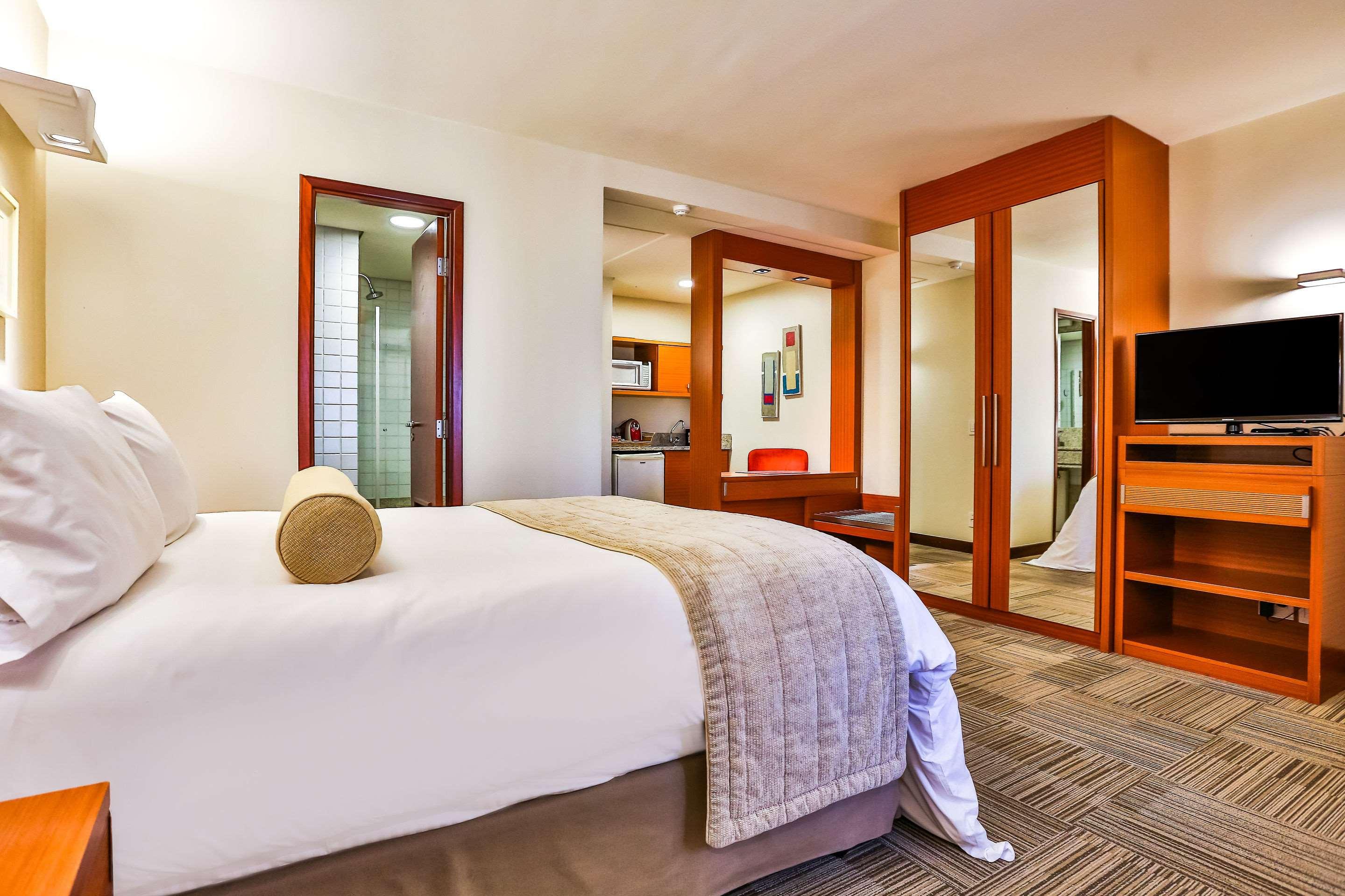 Suite Queen Size Bed