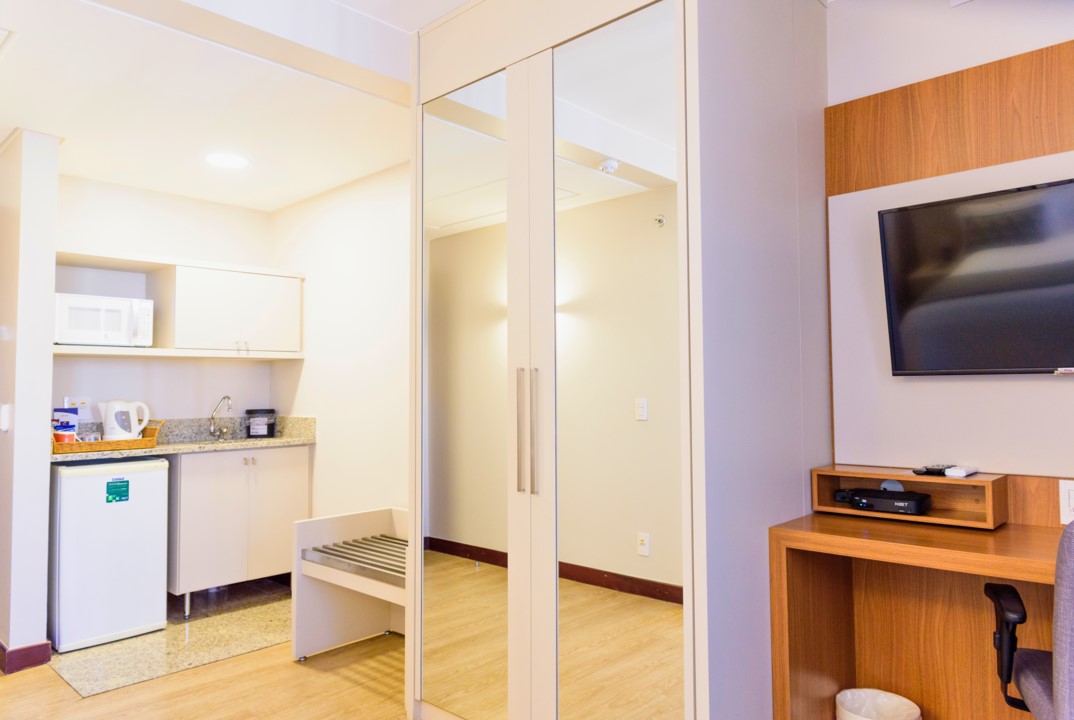 Single Business Queen Bed